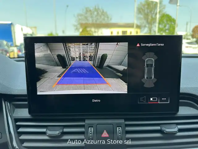 Audi Q5 view 14