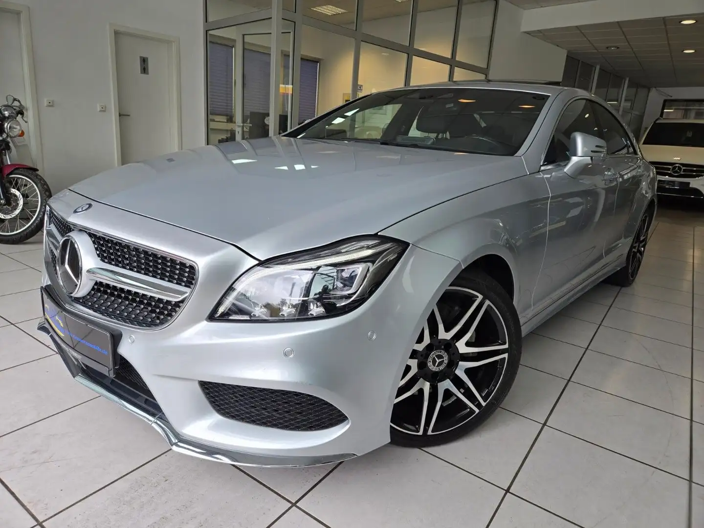 Mercedes-Benz CLS 350 d AMG LINE *SITZBELÜFTUNG*360*SCHIEBED* Gris - 1