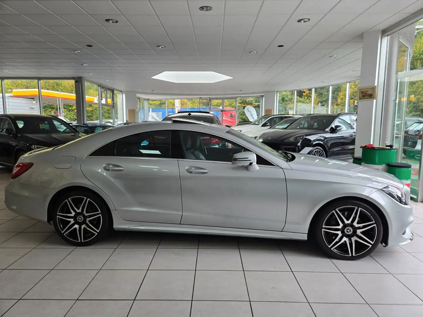 Mercedes-Benz CLS 350 d AMG LINE *SITZBELÜFTUNG*360*SCHIEBED* Gris - 2