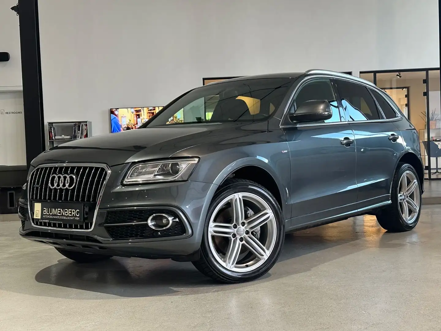 Audi Q5 3.0 TDI quattro S-line Sport Plus*AHK,Tempo.* Grau - 1