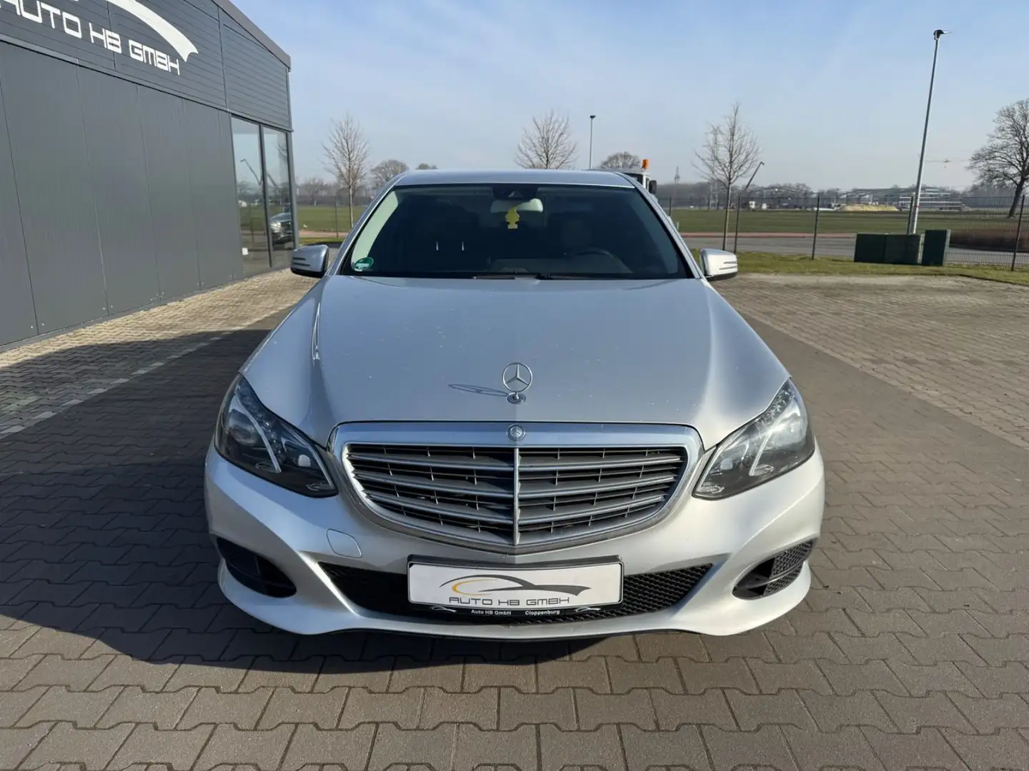 Mercedes-Benz E 350 Lim. BlueTec/NAVI/LED/TEMP/EURO6 Zilver - 2