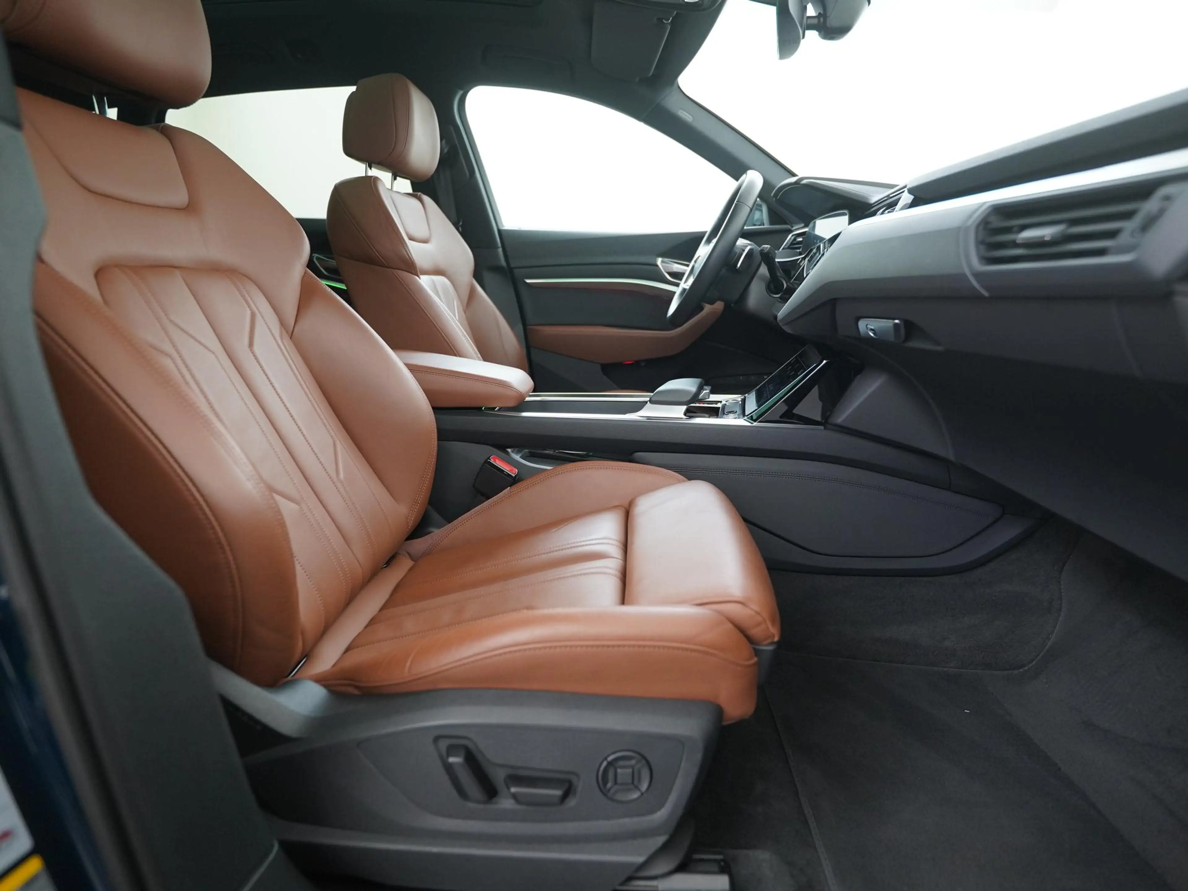 Audi e-tron 55 quattro Advanced Black Style 95 kWh | Panoramad — photo 3