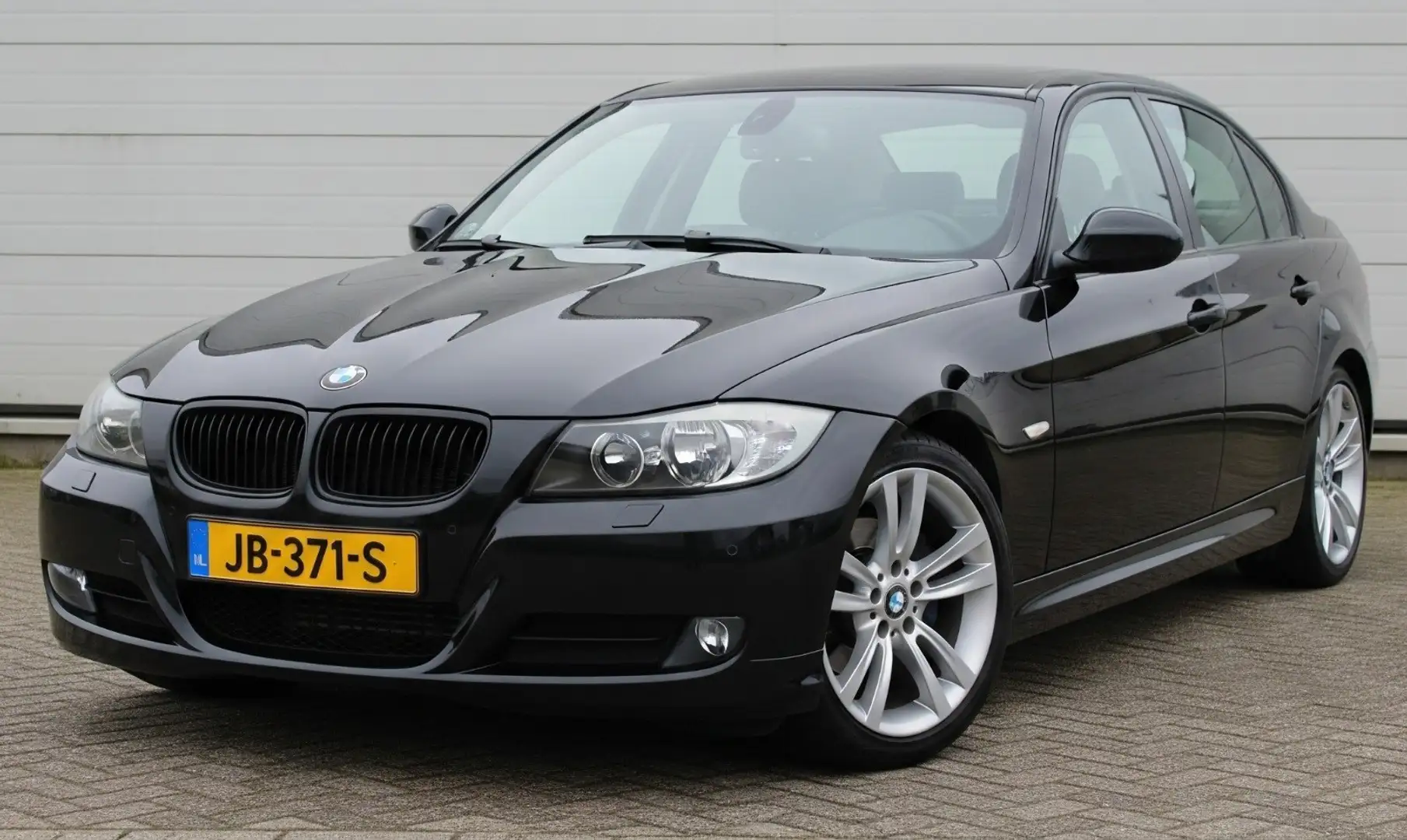 BMW 330 BMW 318i Schakel Benzine | Nieuw Motorblok | 149pk Zwart - 1