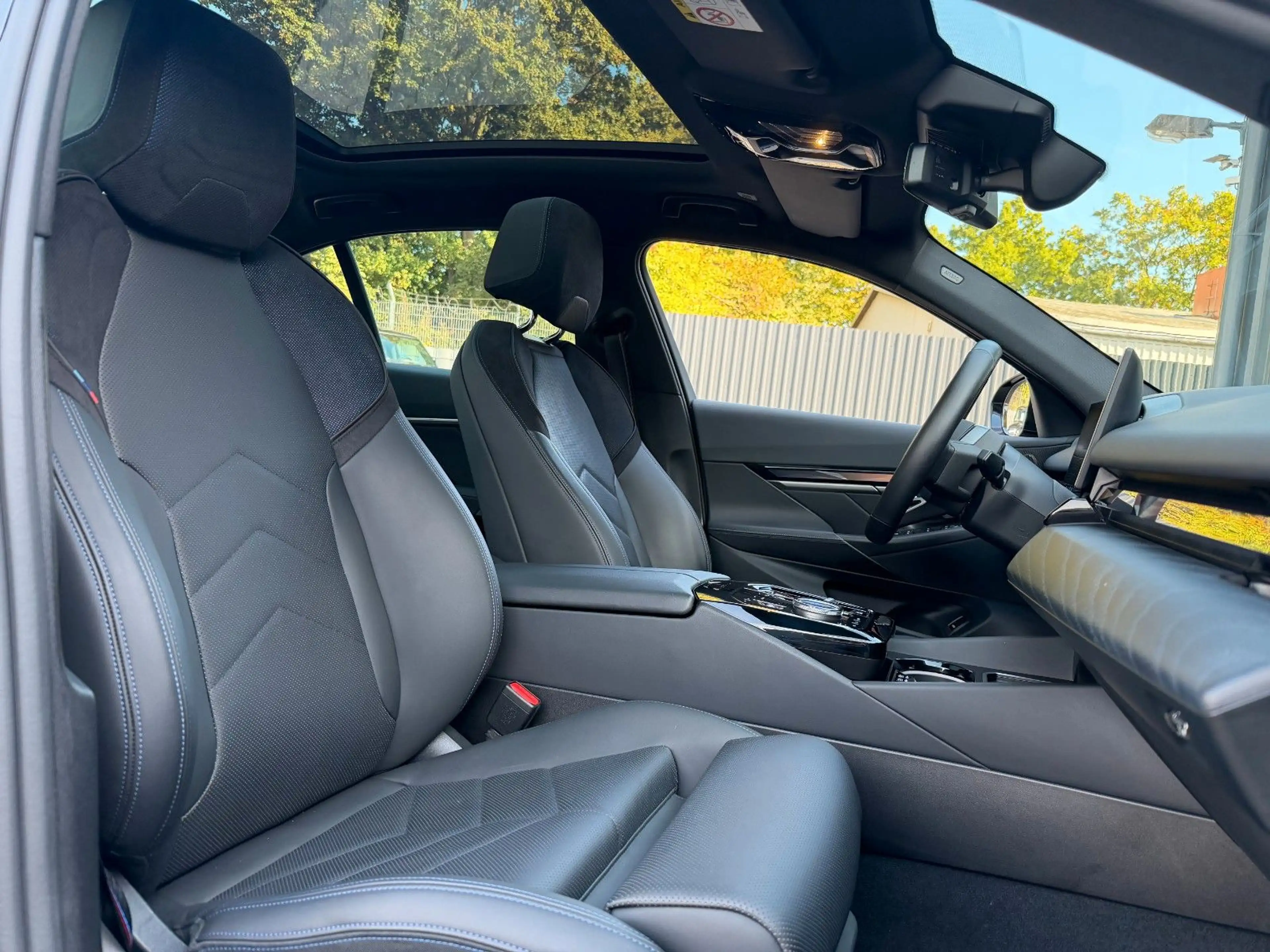 BMW i5 40e M-SPORTPAKET*PANO*PRO PAKET*INNOVATION — photo 7
