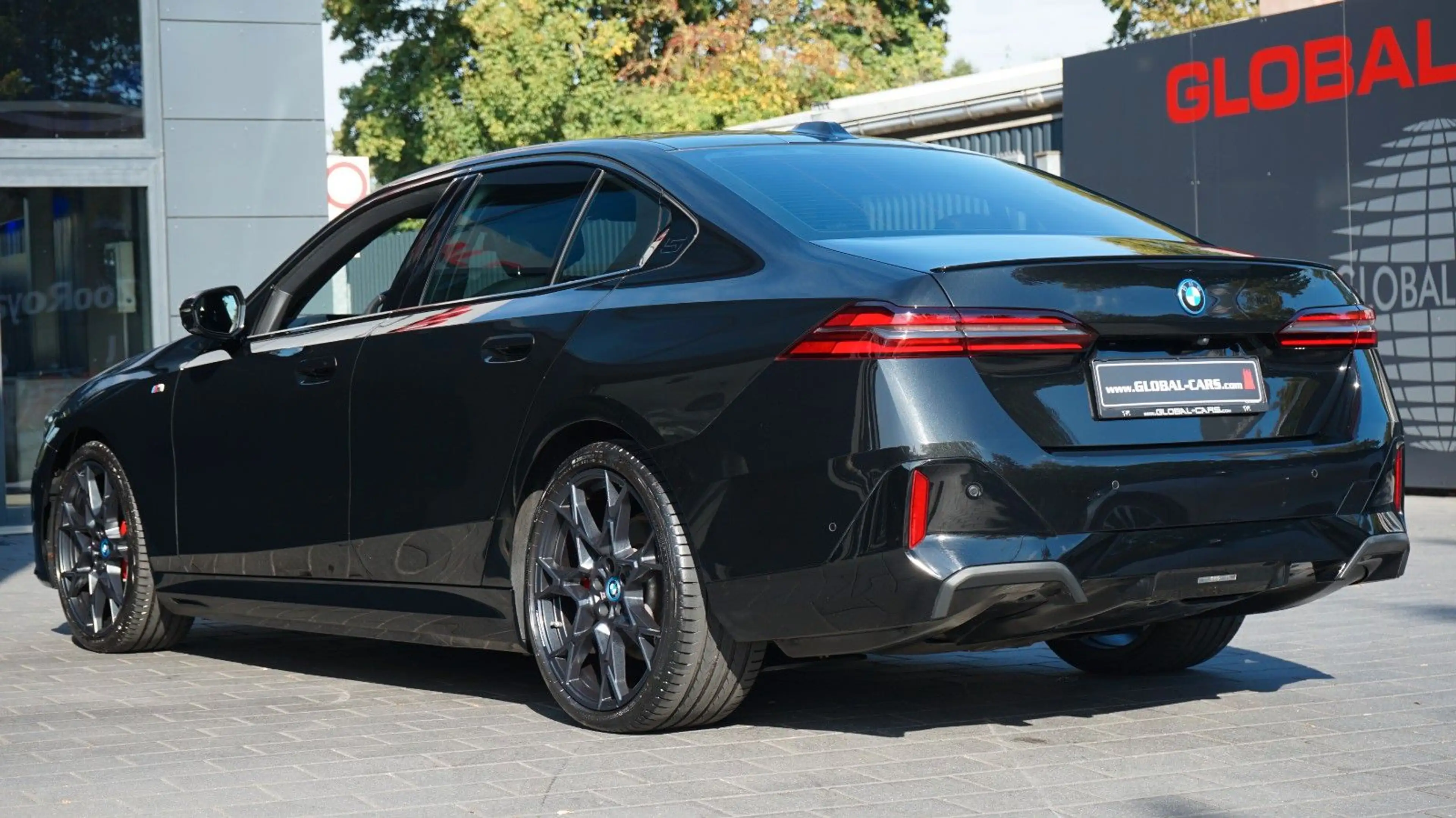 BMW i5 40e M-SPORTPAKET*PANO*PRO PAKET*INNOVATION — photo 2