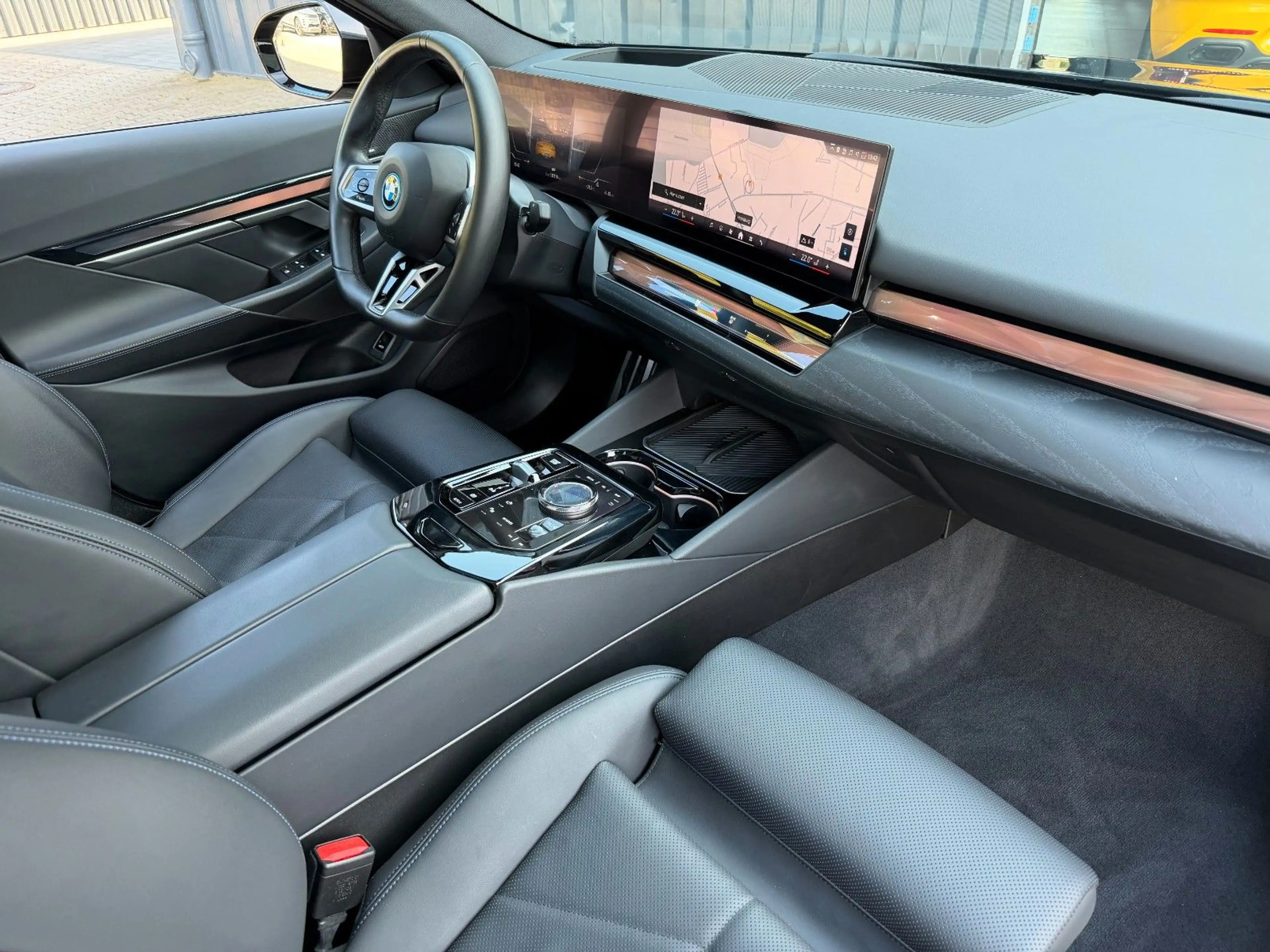 BMW i5 40e M-SPORTPAKET*PANO*PRO PAKET*INNOVATION — photo 5