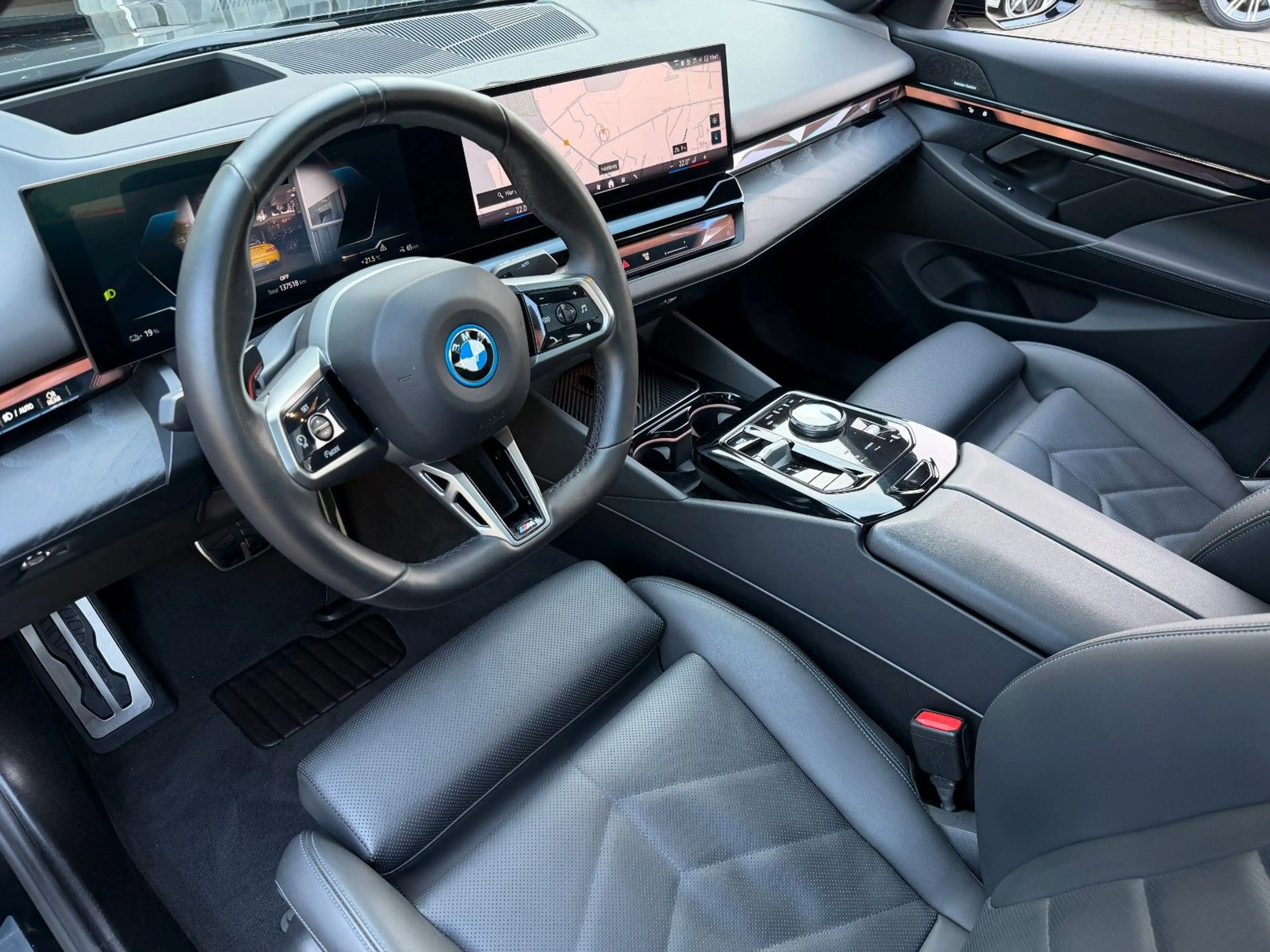 BMW i5 40e M-SPORTPAKET*PANO*PRO PAKET*INNOVATION — photo 3