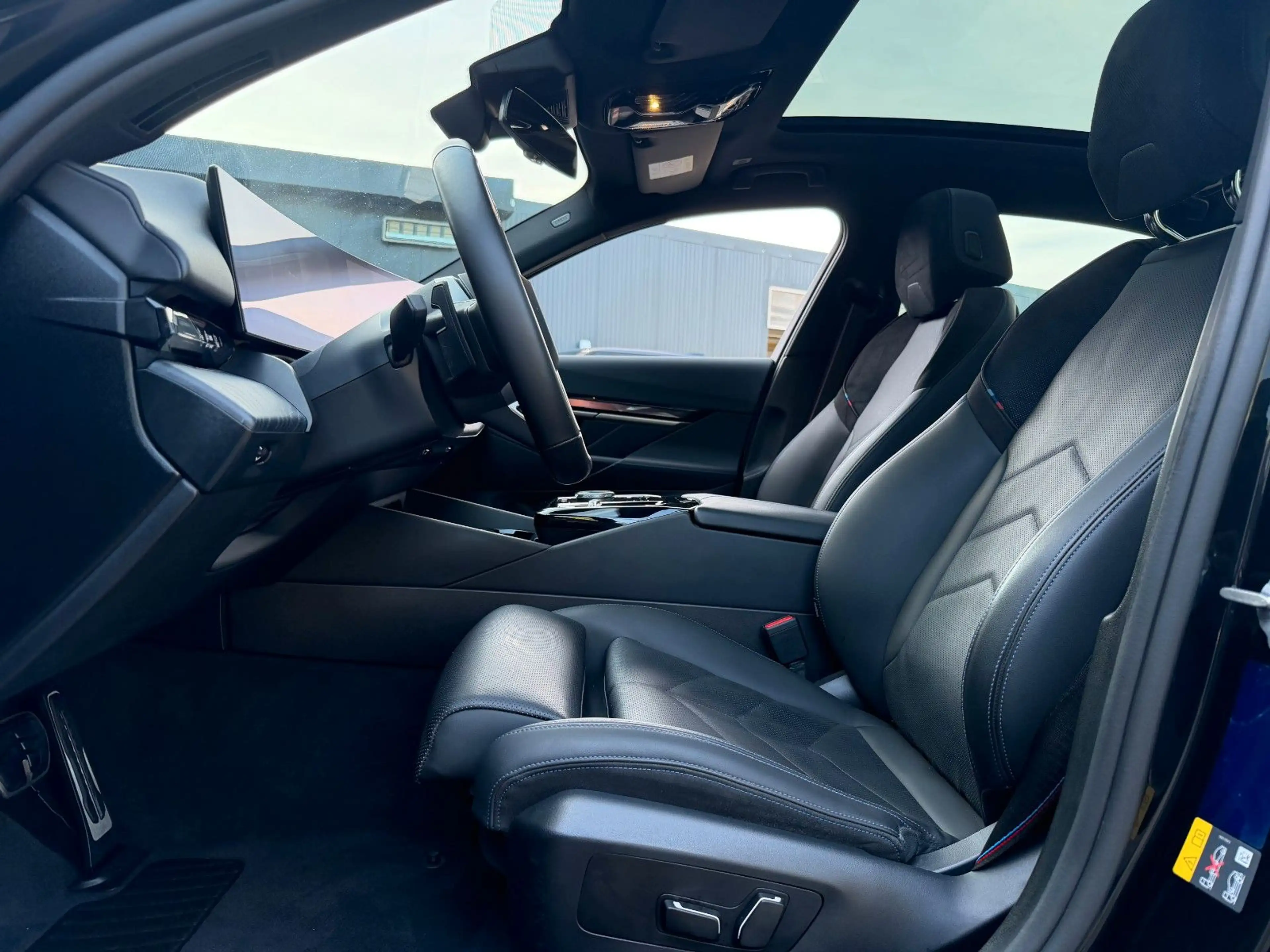BMW i5 40e M-SPORTPAKET*PANO*PRO PAKET*INNOVATION — photo 6