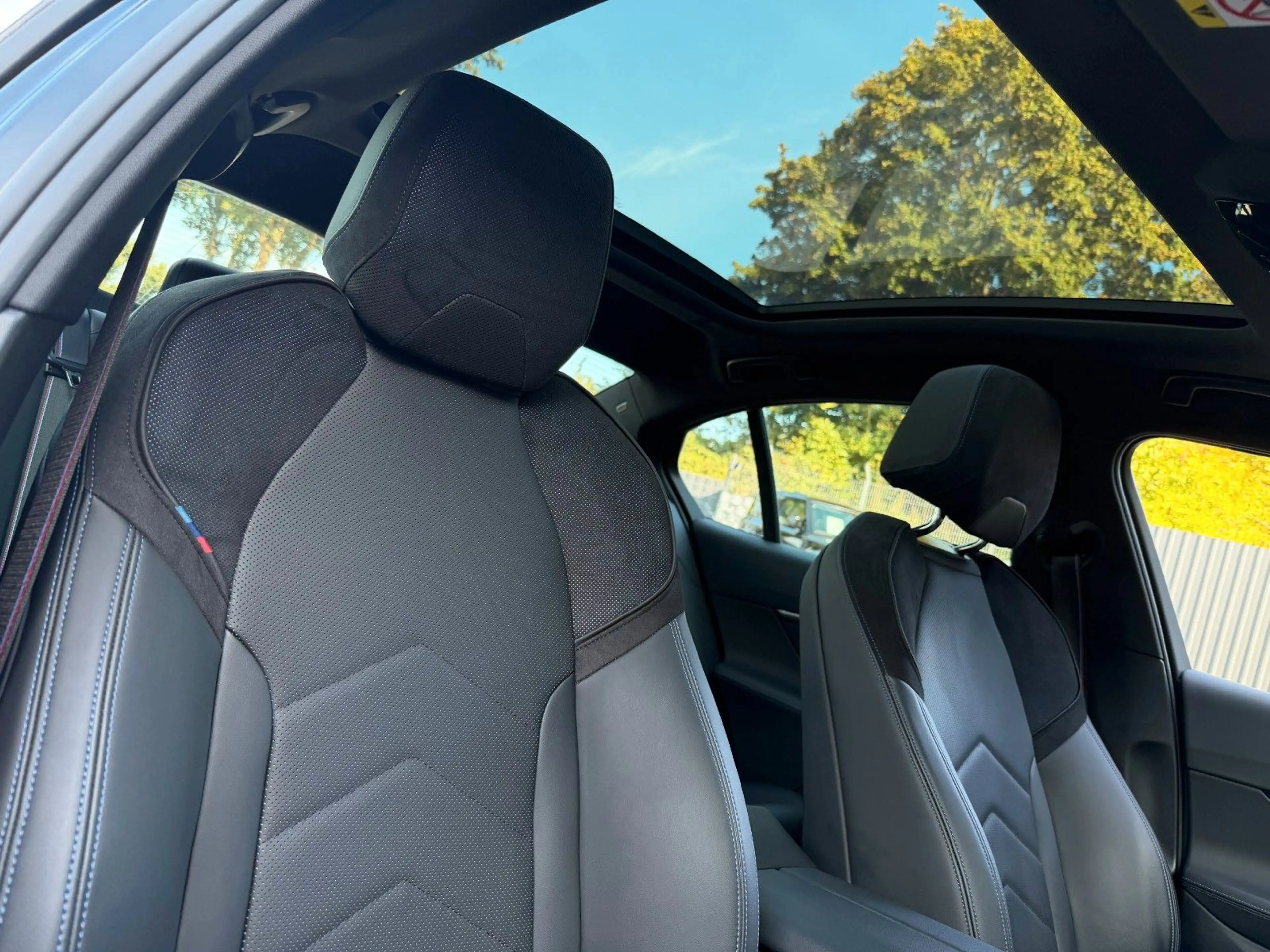 BMW i5 40e M-SPORTPAKET*PANO*PRO PAKET*INNOVATION — photo 9