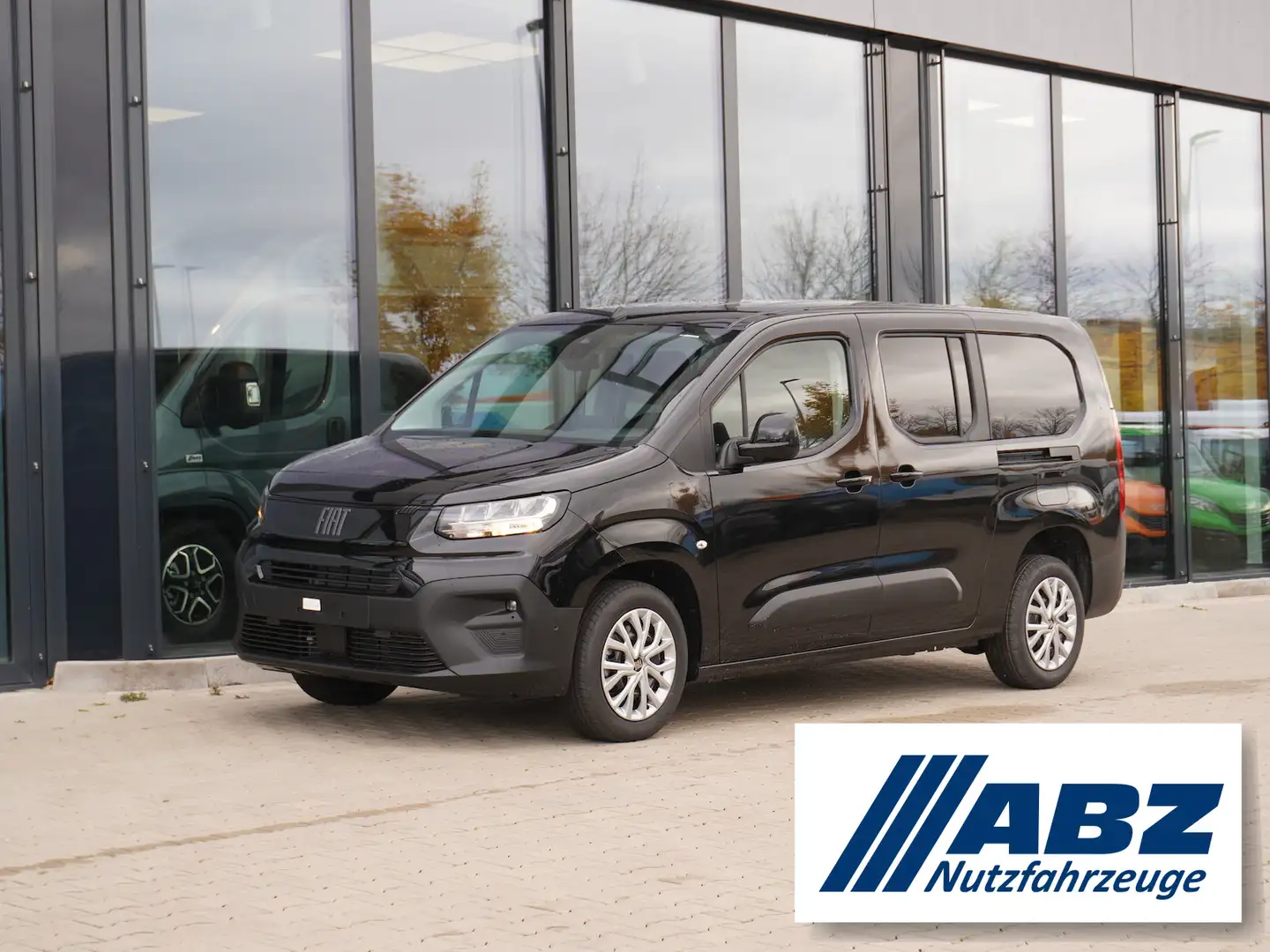 Fiat Doblo Maxi Kombi 1.5 130 AT8 / 10-Zoll Navi Noir - 1