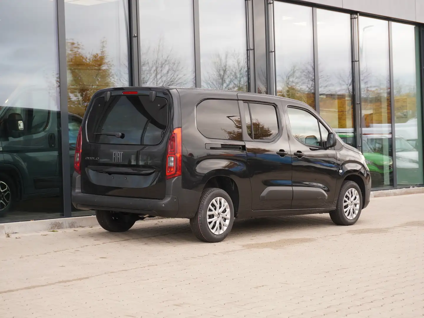 Fiat Doblo Maxi Kombi 1.5 130 AT8 / 10-Zoll Navi Noir - 2