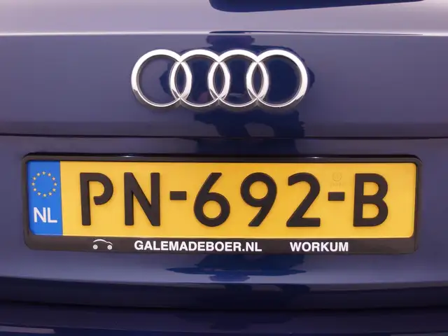 Audi A4 view 22
