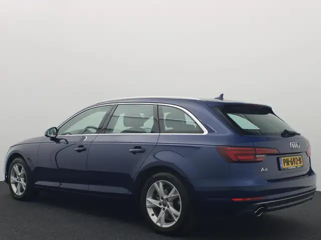 Audi A4 view 3