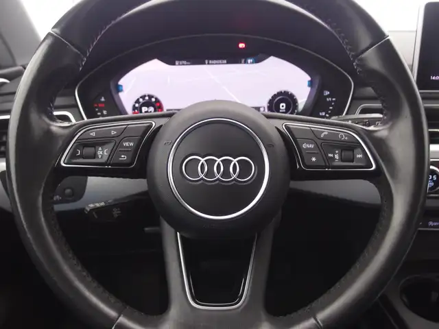 Audi A4 view 14