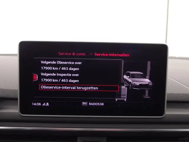 Audi A4 view 27