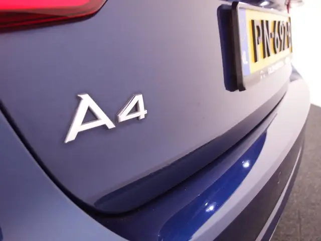 Audi A4 view 21