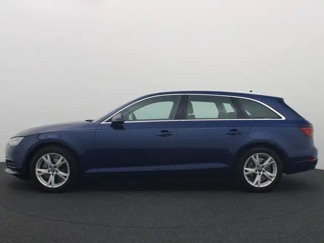 Audi A4 view 2