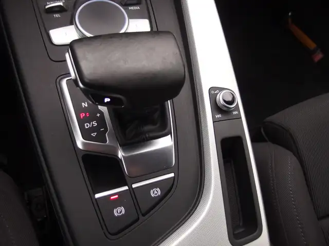 Audi A4 view 13