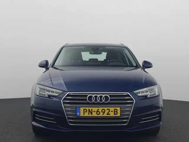Audi A4 view 20