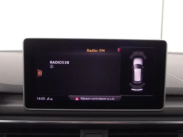 Audi A4 view 11