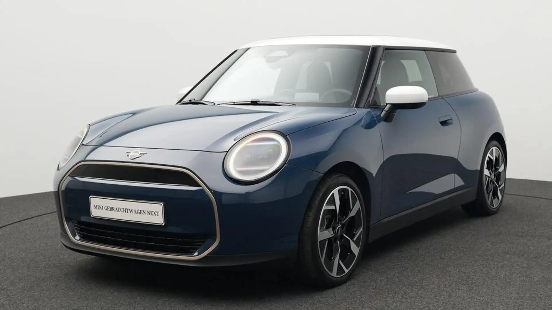 MINI Cooper E Favoured Trim Blau - 1