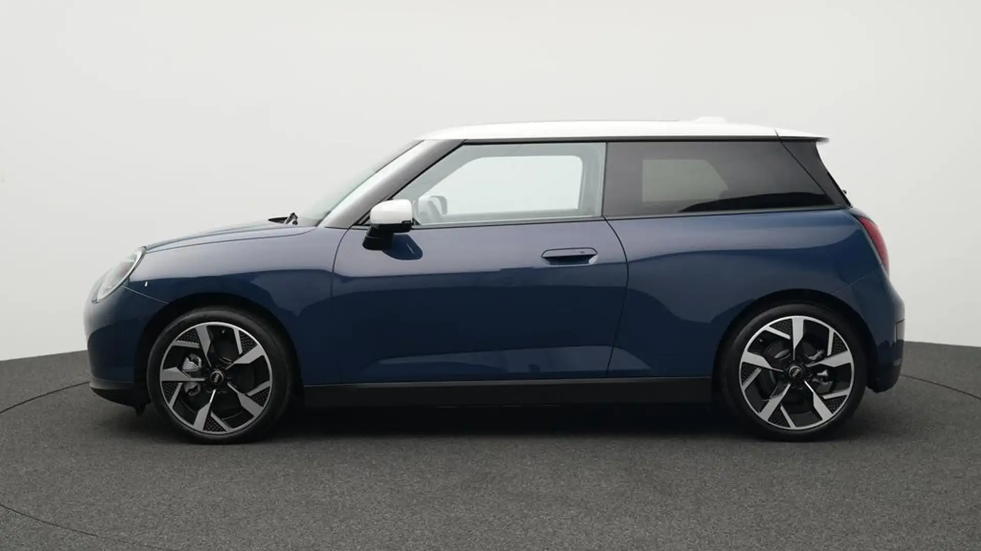 MINI Cooper E Favoured Trim Blau - 2