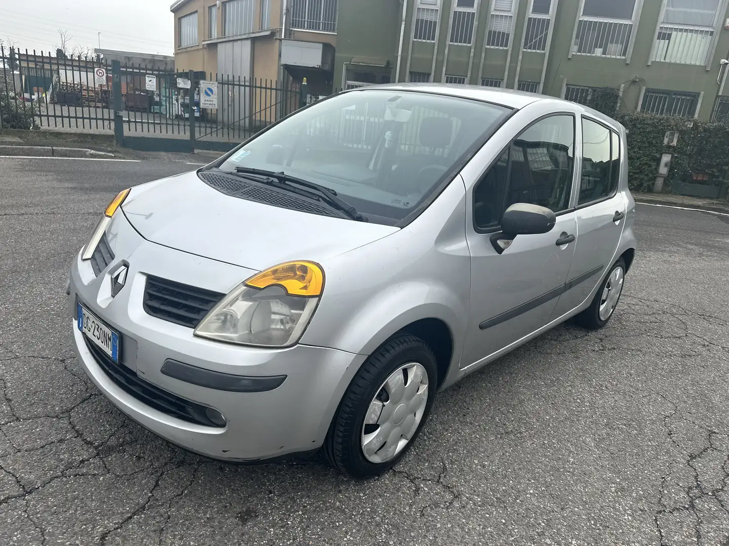 Renault Modus 1.2 16v Saint Tropez, Euro 4, anno 2007 Argento - 1