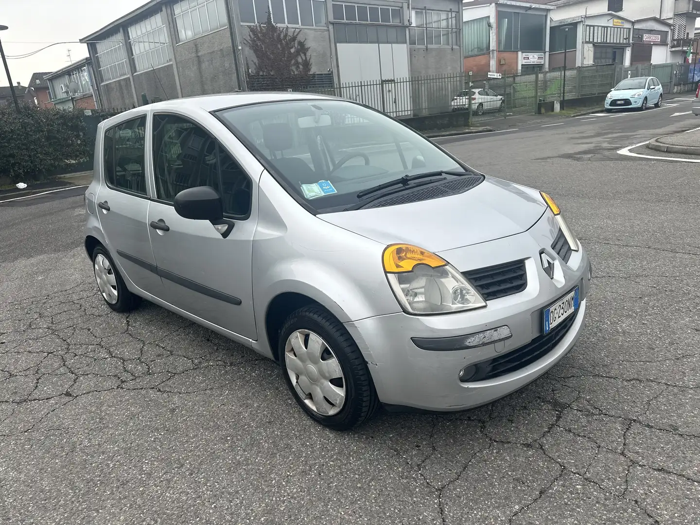 Renault Modus 1.2 16v Saint Tropez, Euro 4, anno 2007 Argento - 2