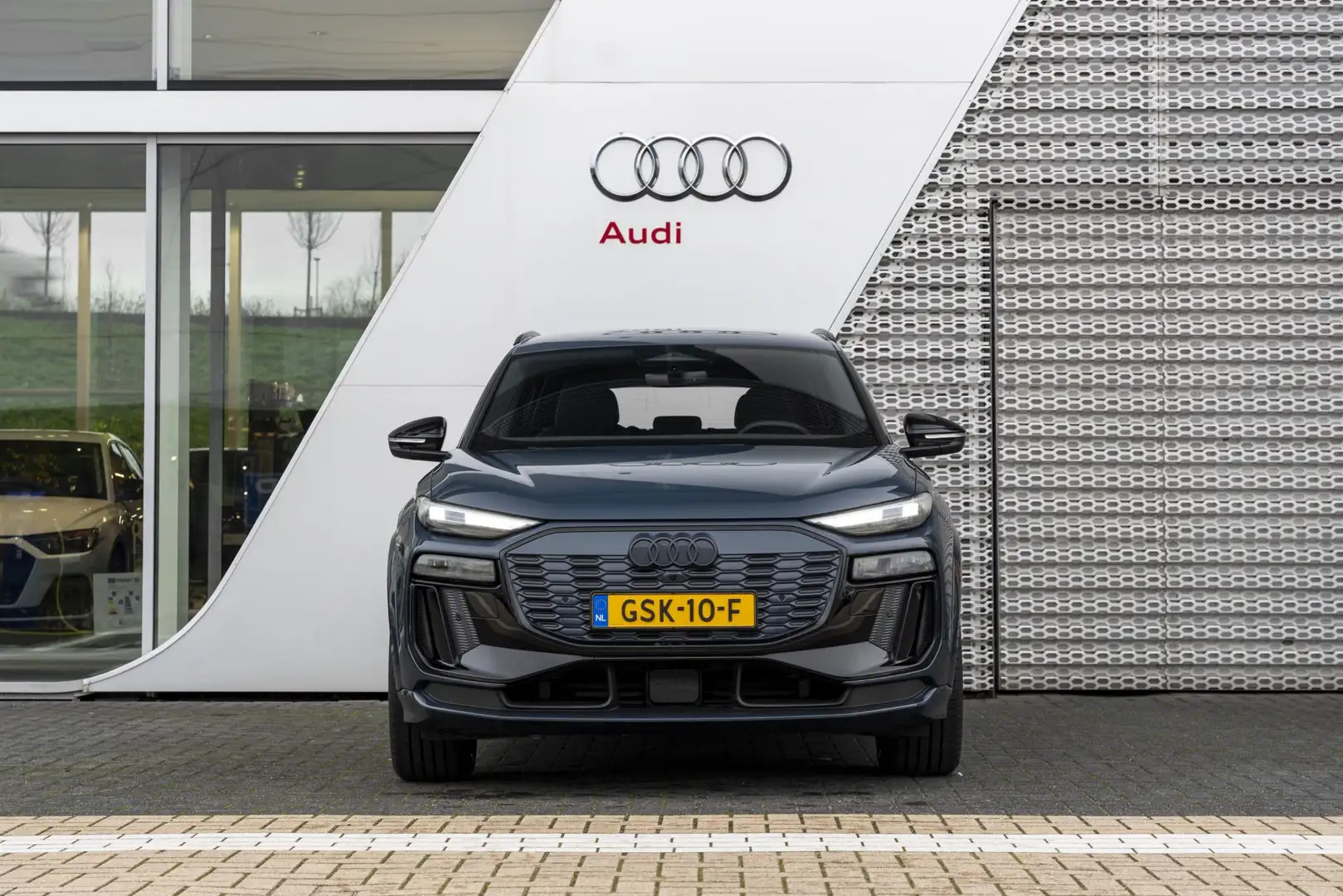 Audi Q6 S Edition e-tron perf 225kW/306pk 100Kwh Hatchback Blauw - 2