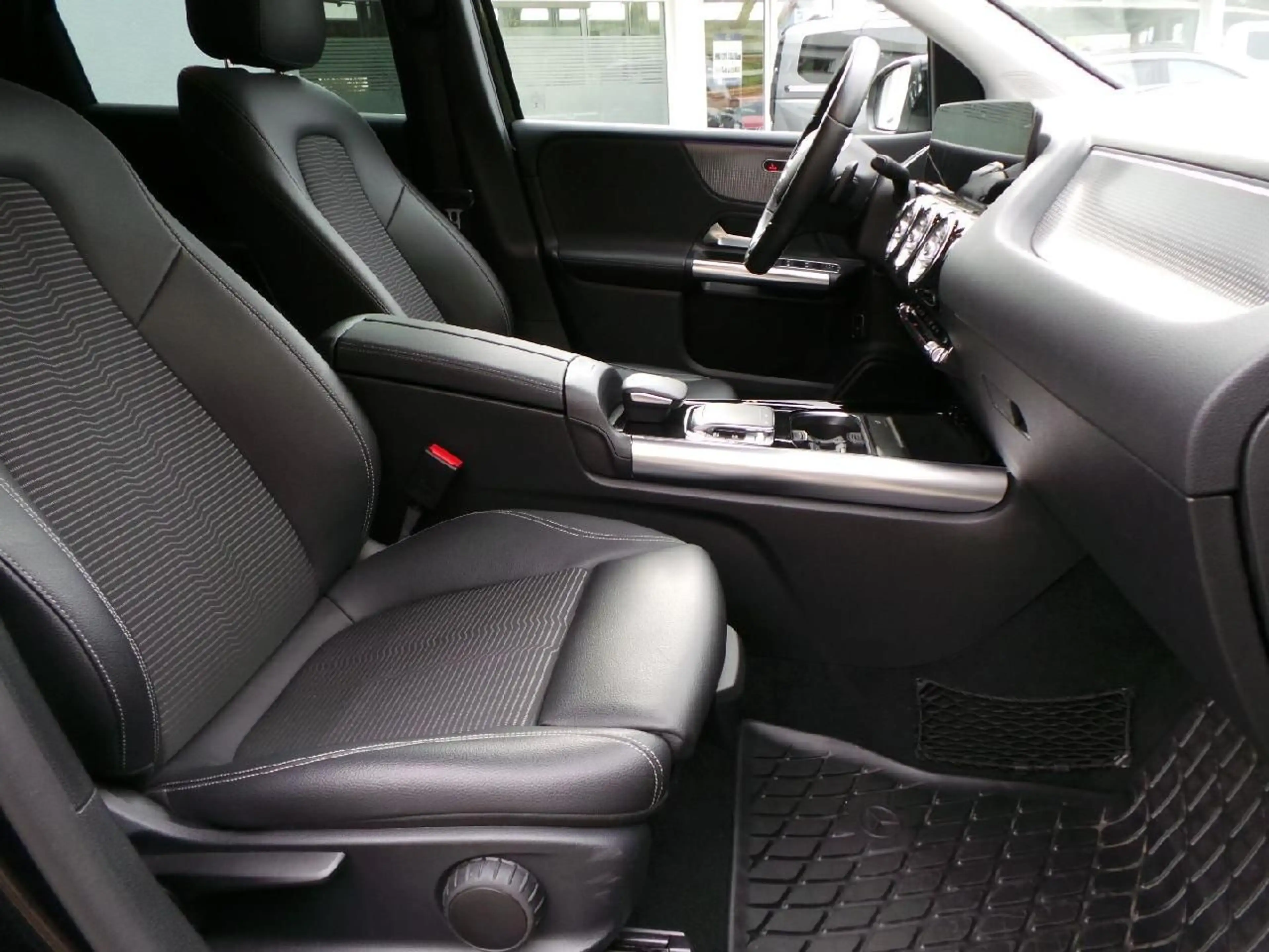 Mercedes-Benz B 220 4Matic Auto AHK Klima NAVI LED LEDER — photo 8
