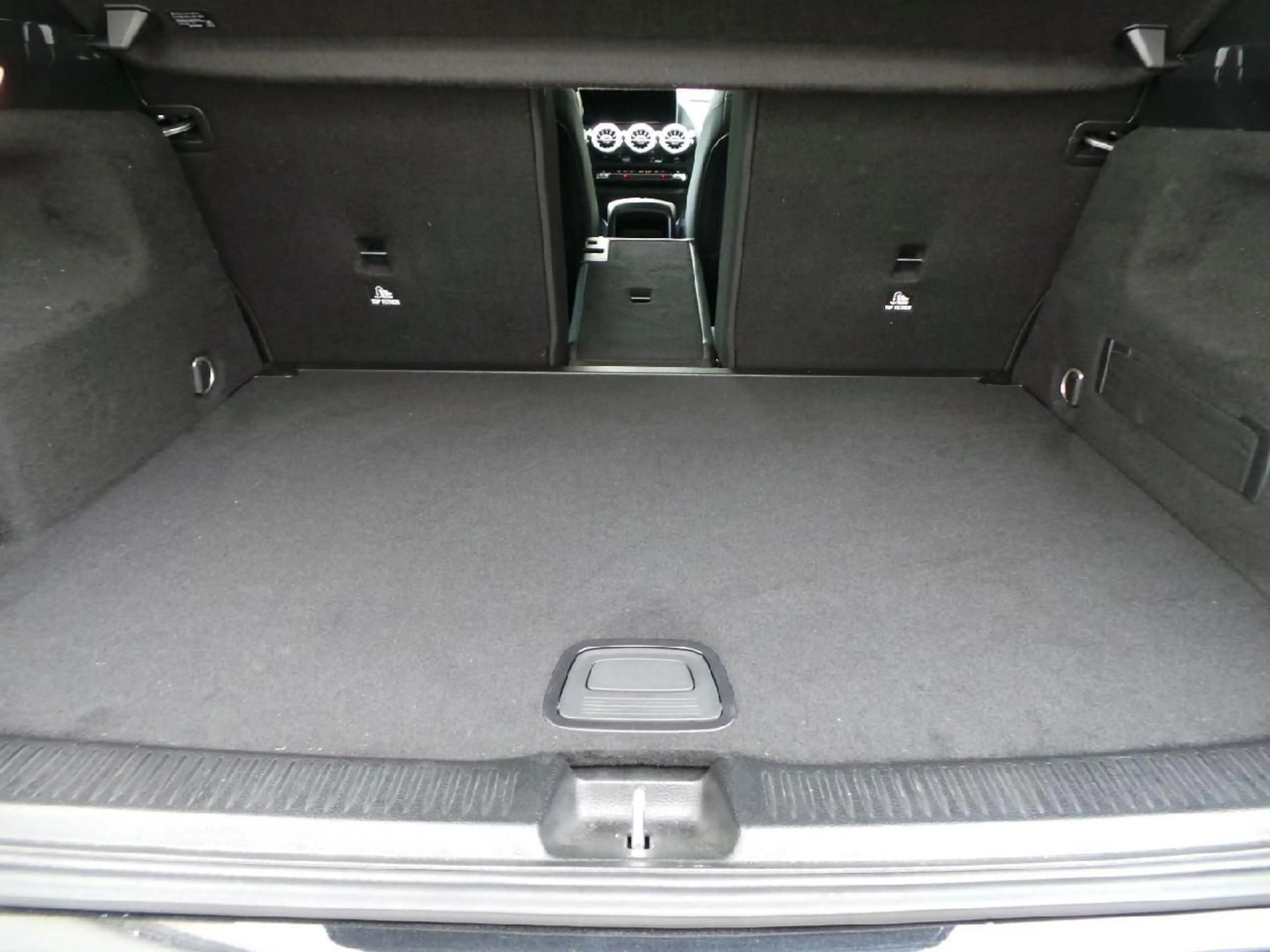 Mercedes-Benz B 220 4Matic Auto AHK Klima NAVI LED LEDER — photo 14