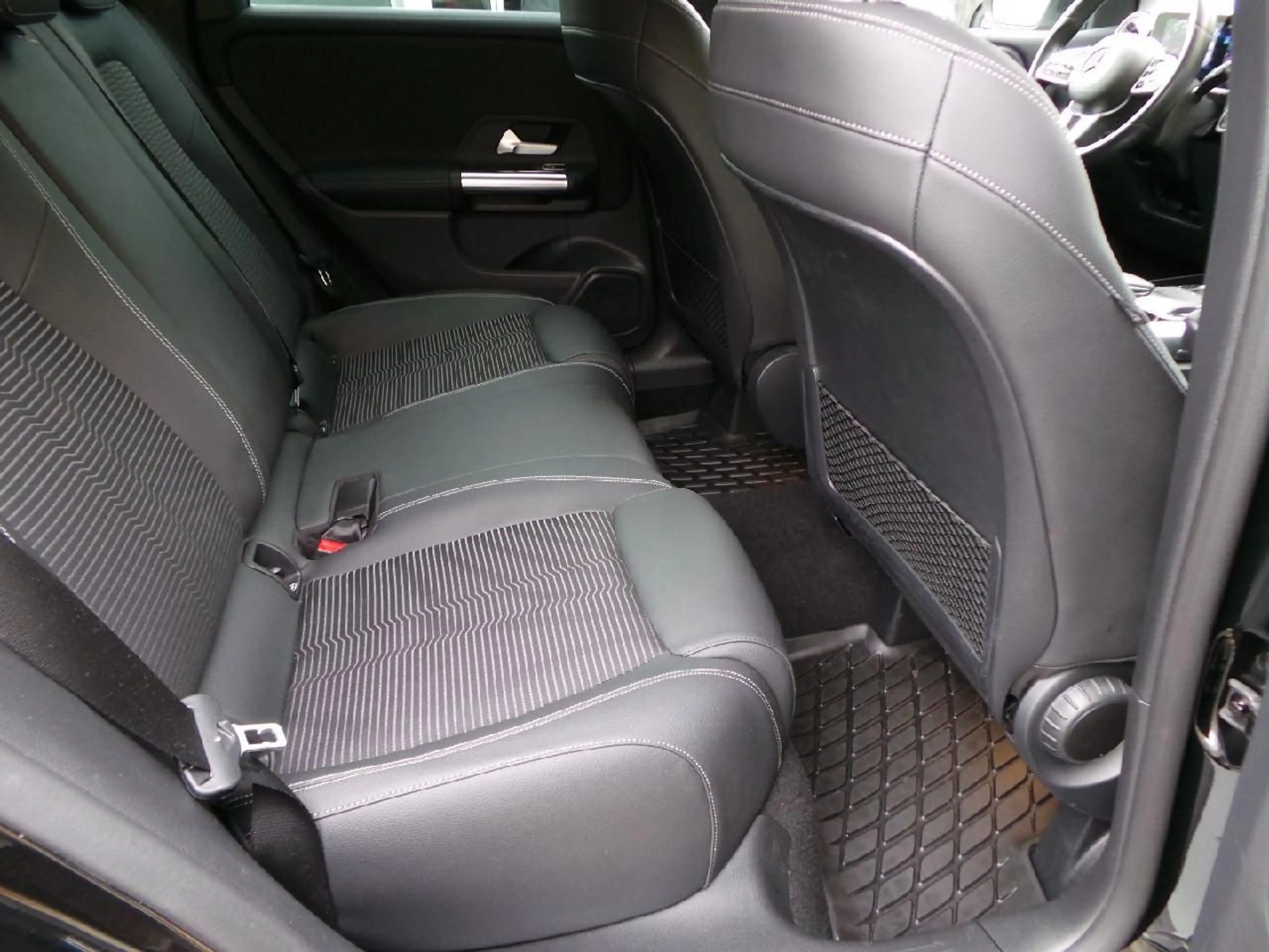 Mercedes-Benz B 220 4Matic Auto AHK Klima NAVI LED LEDER — photo 12