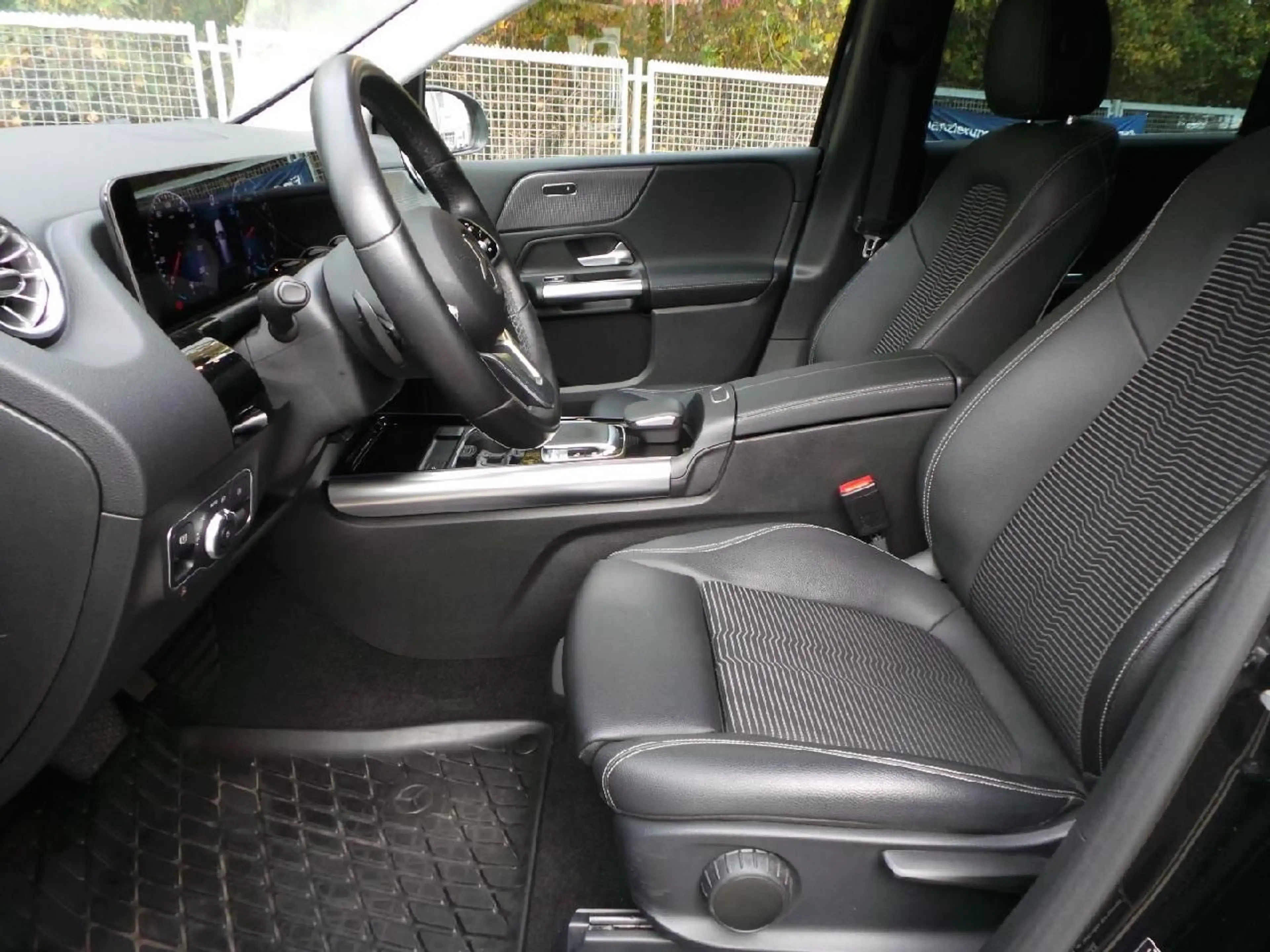 Mercedes-Benz B 220 4Matic Auto AHK Klima NAVI LED LEDER — photo 7