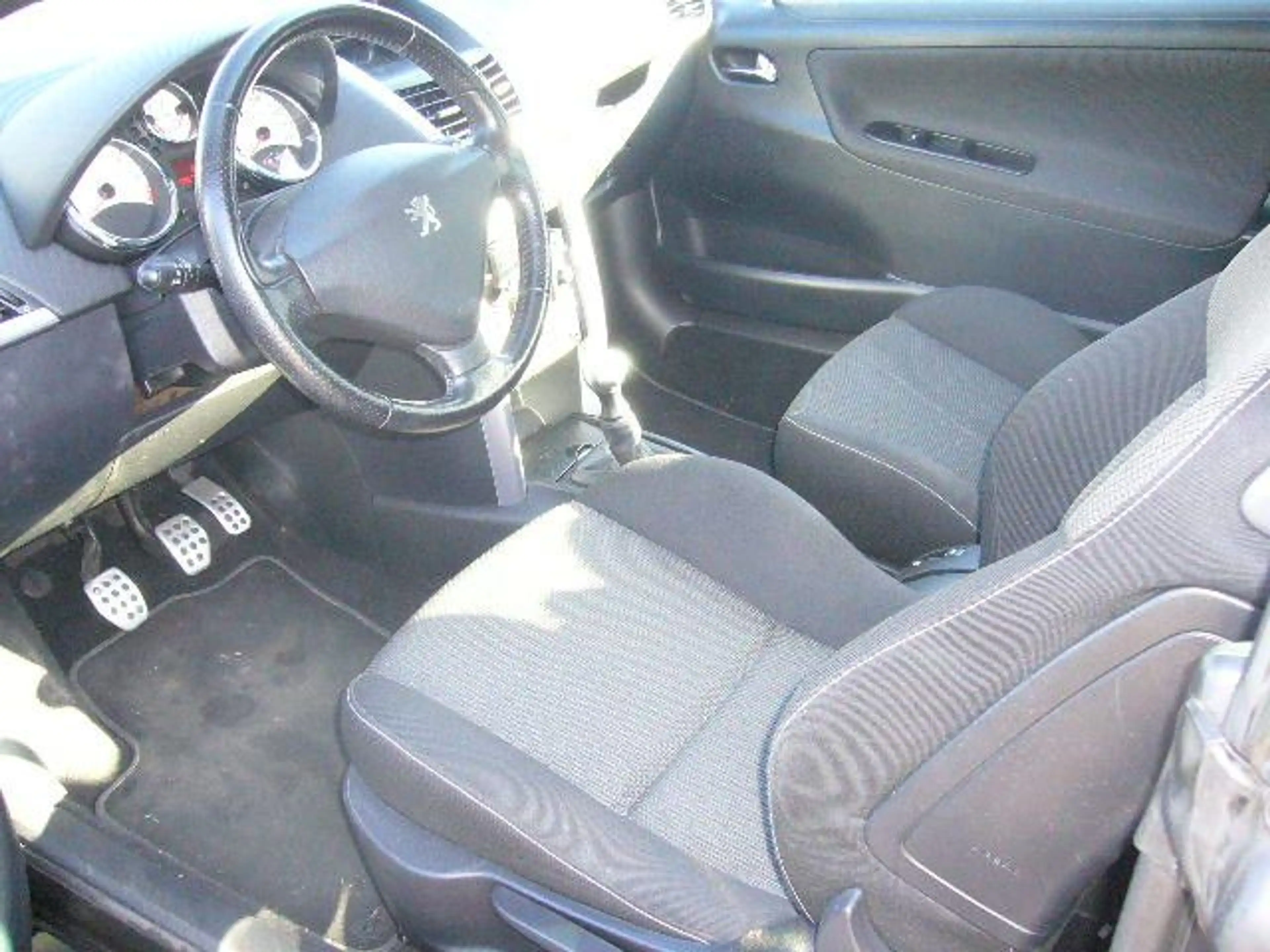 Peugeot 207 CC*1,6*voll-Service* — photo 7