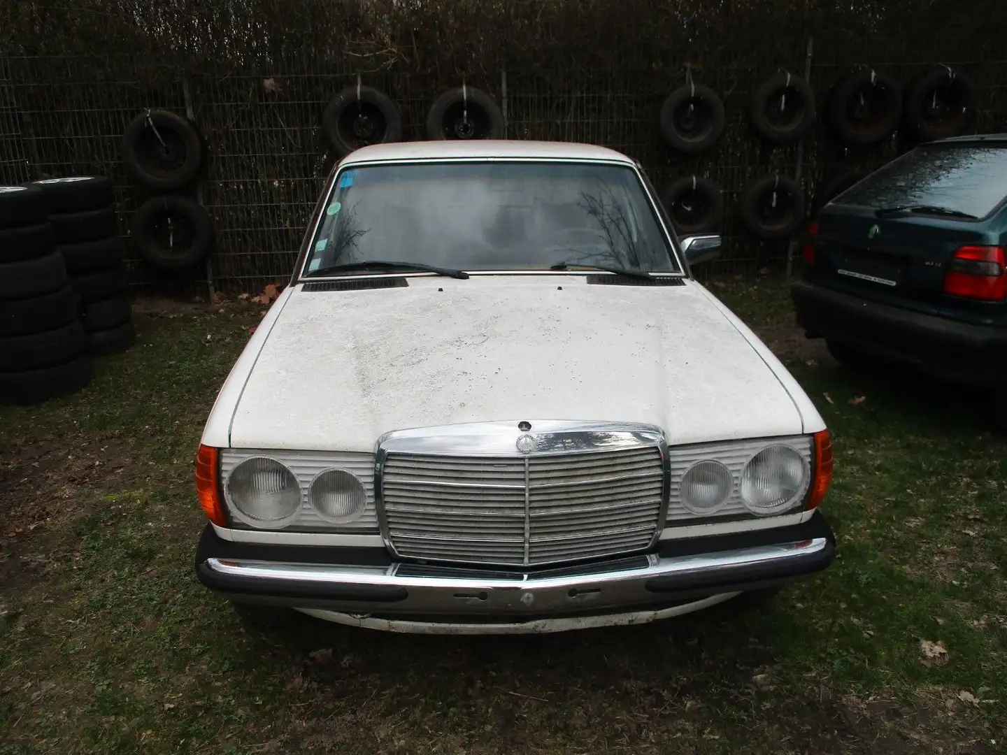 Mercedes-Benz 250 Automatic Oldtimer White - 2