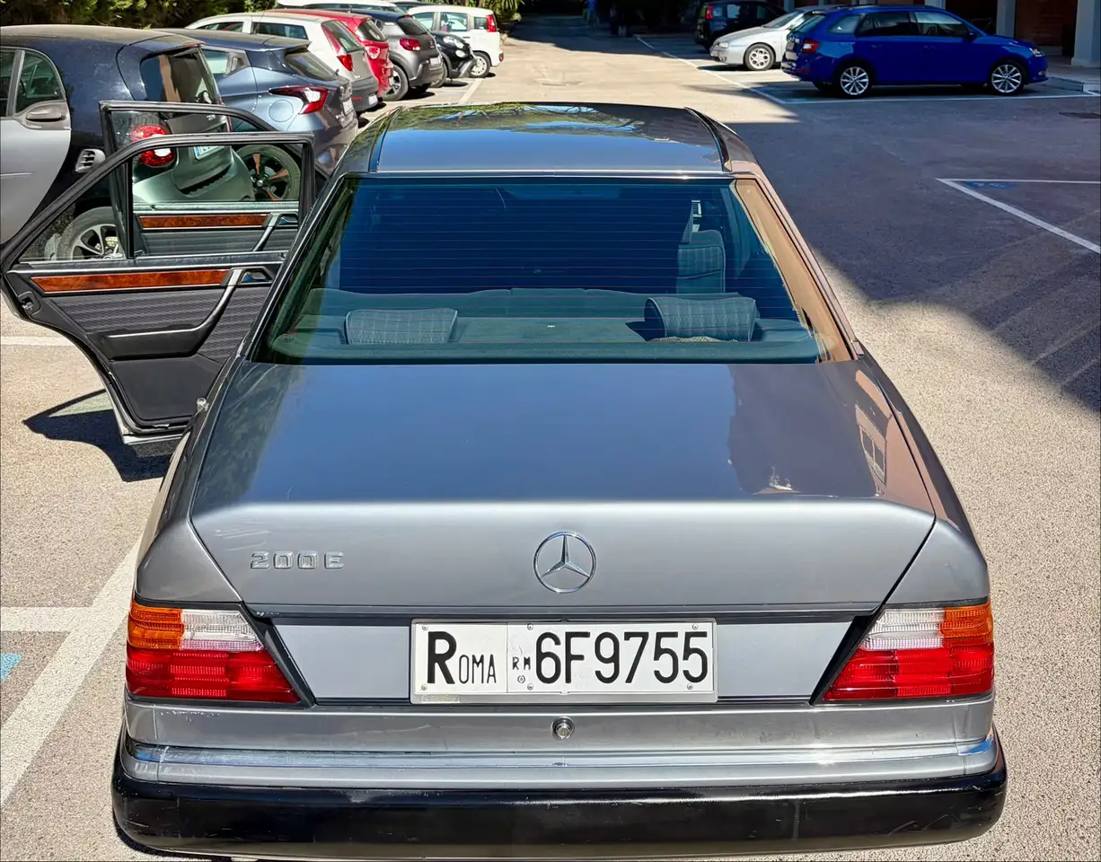 Mercedes-Benz E 200 Elegance, foto 2