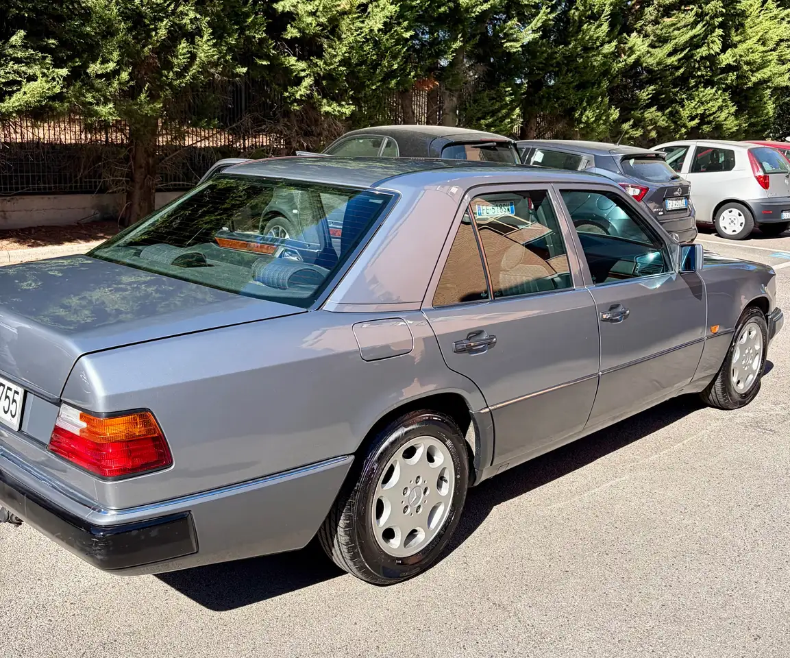 Mercedes-Benz E 200 Elegance, foto 3