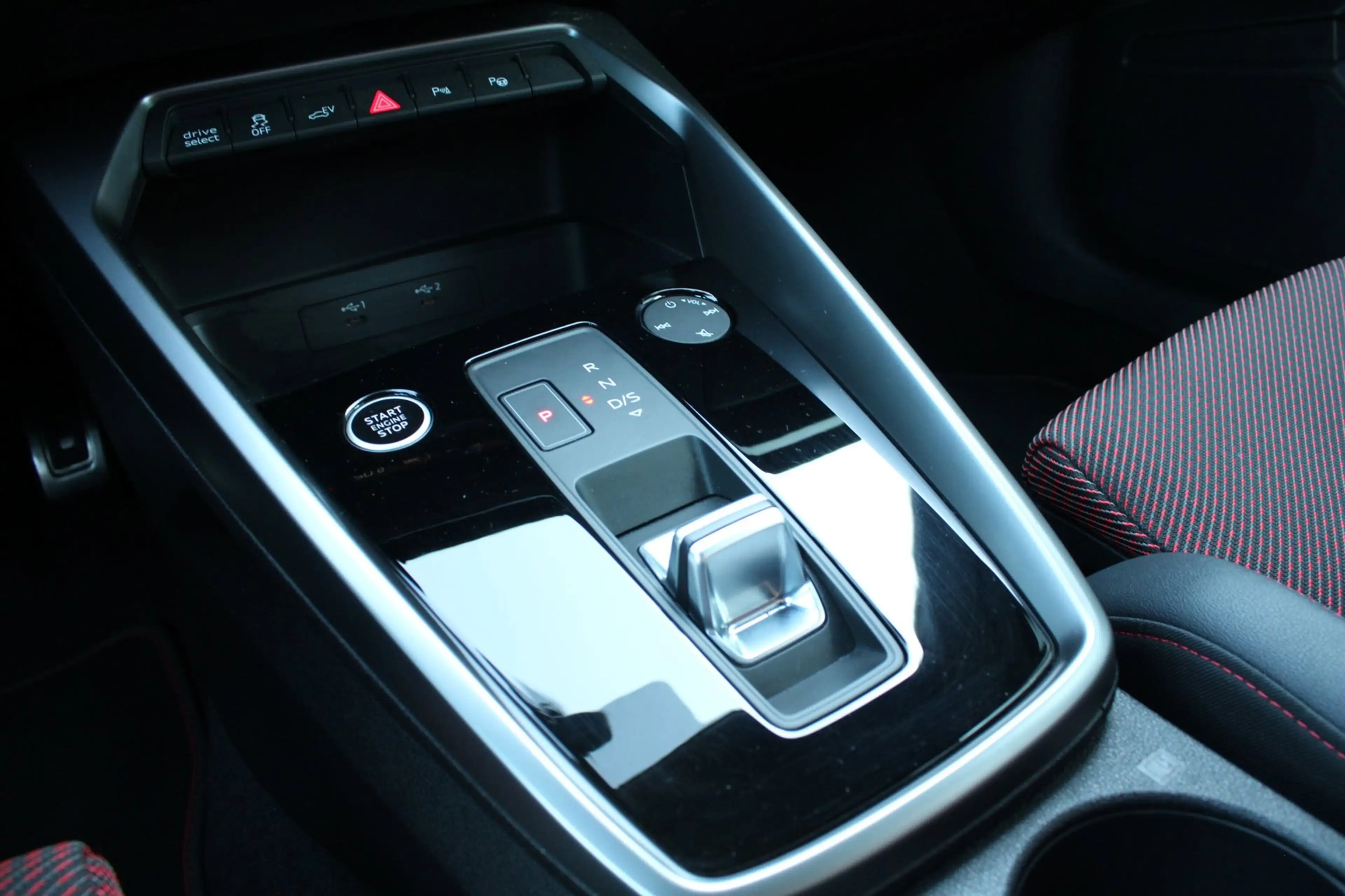Audi A3 Sportback 45 TFSI e S edition Competition S-Line A — photo 21