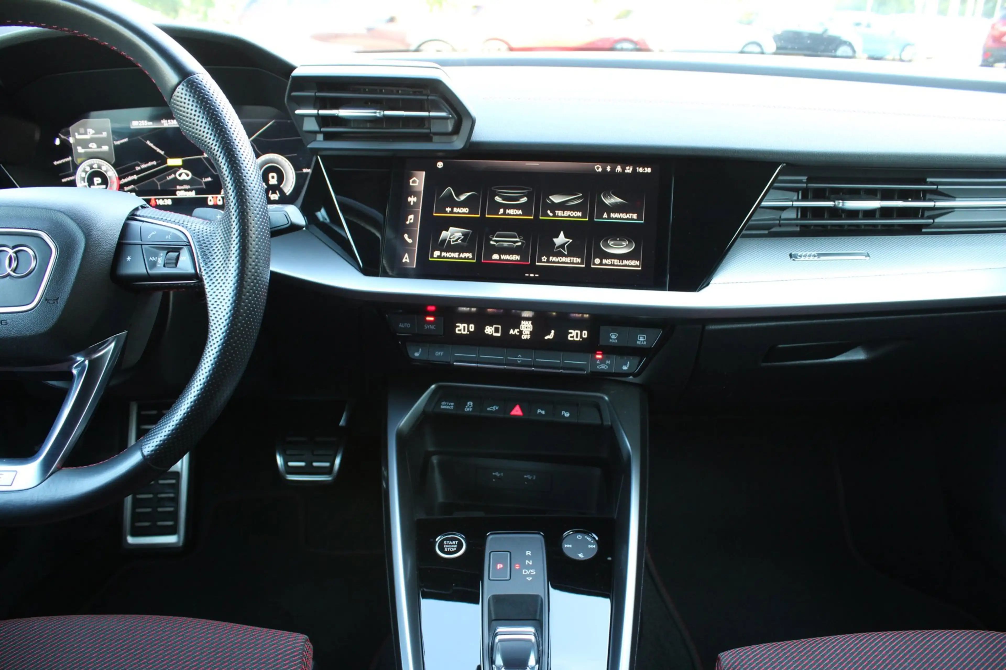 Audi A3 Sportback 45 TFSI e S edition Competition S-Line A — photo 32
