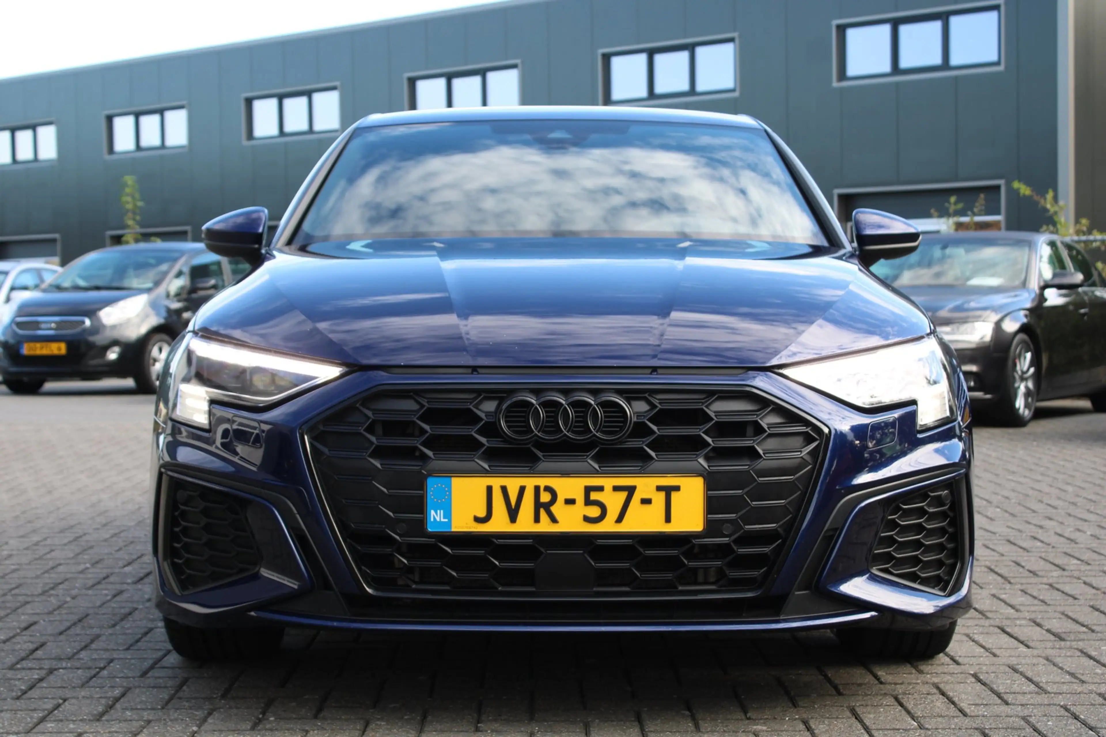 Audi A3 Sportback 45 TFSI e S edition Competition S-Line A — photo 11