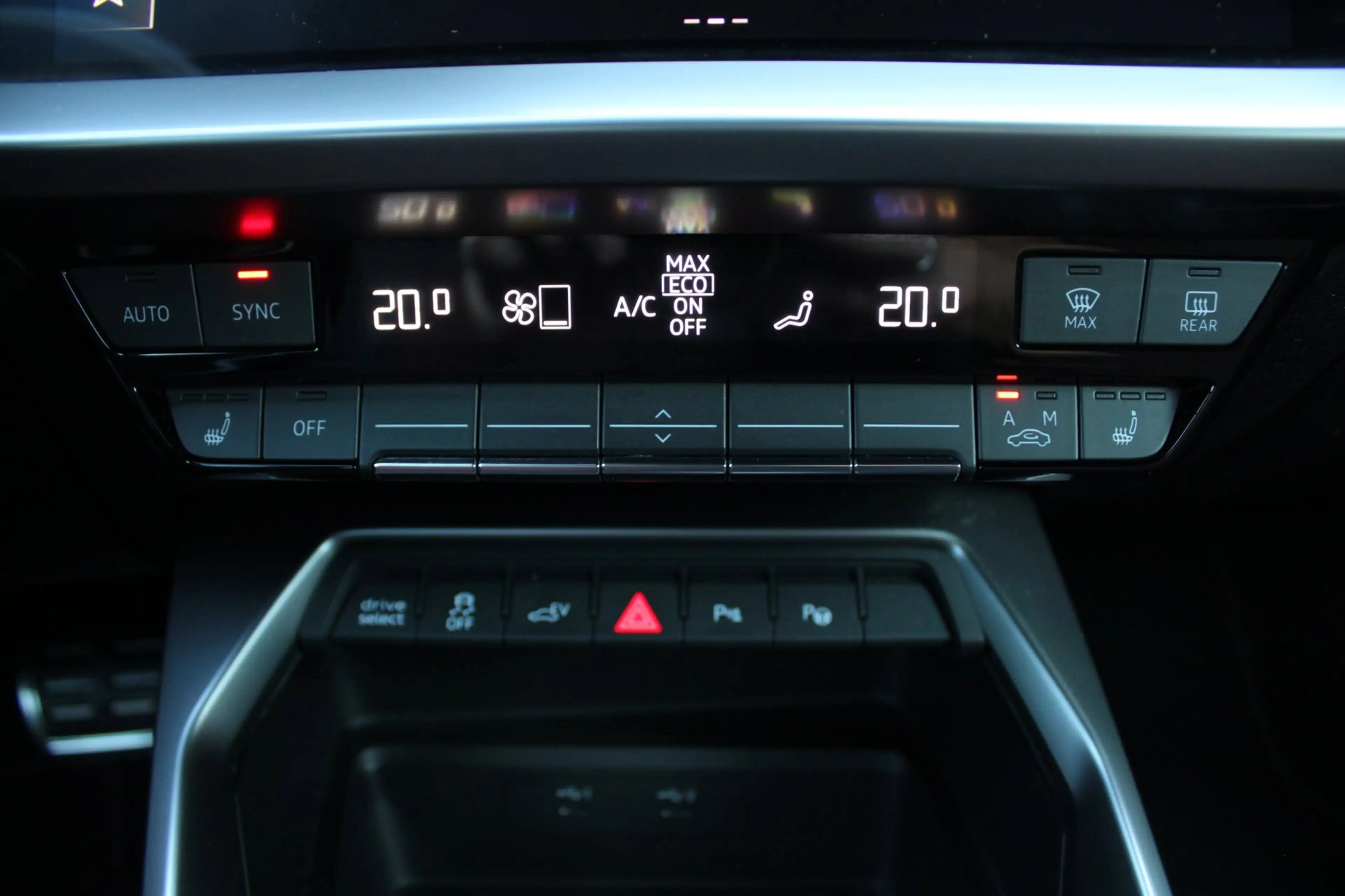 Audi A3 Sportback 45 TFSI e S edition Competition S-Line A — photo 18