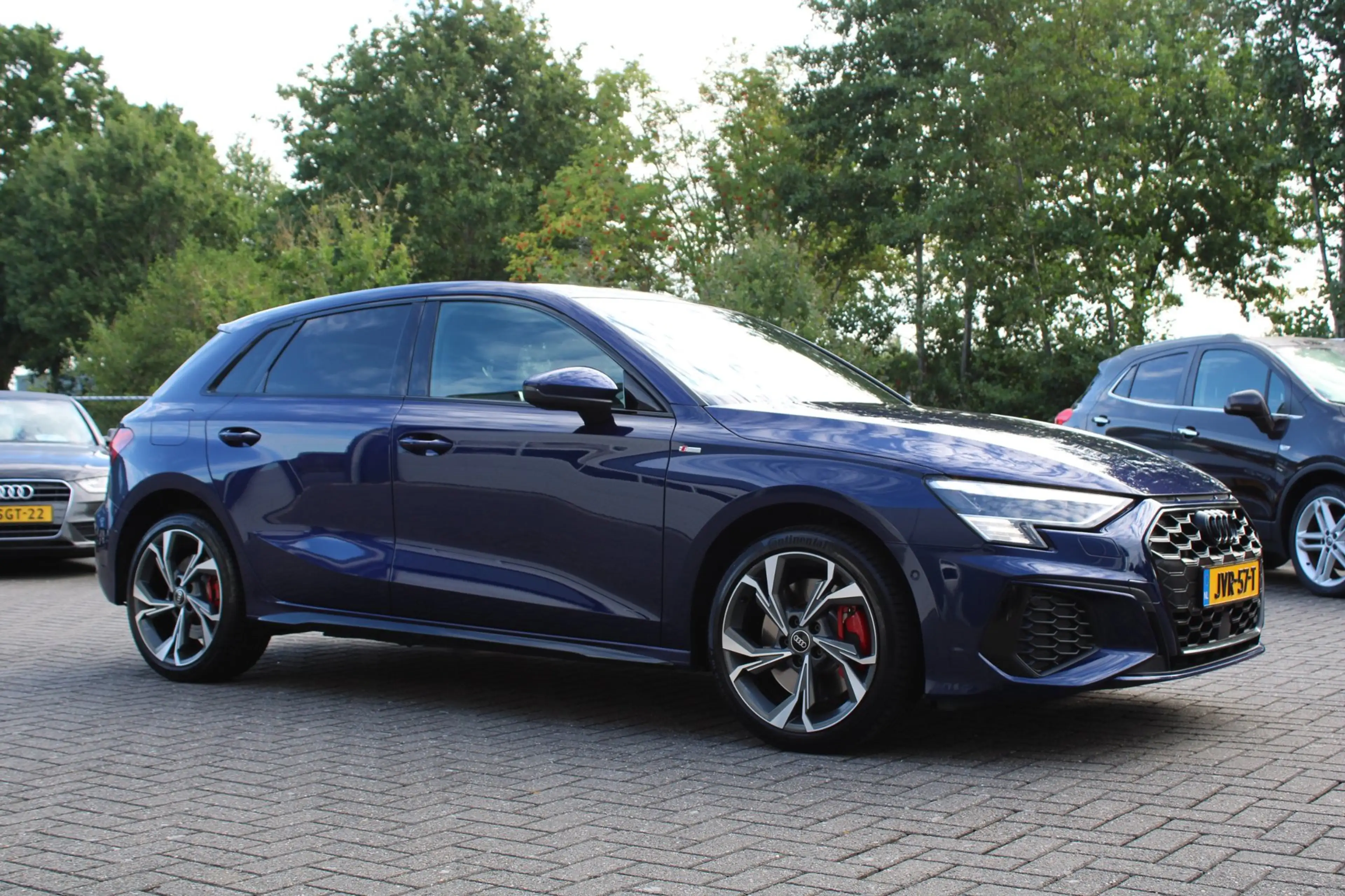 Audi A3 Sportback 45 TFSI e S edition Competition S-Line A — photo 22
