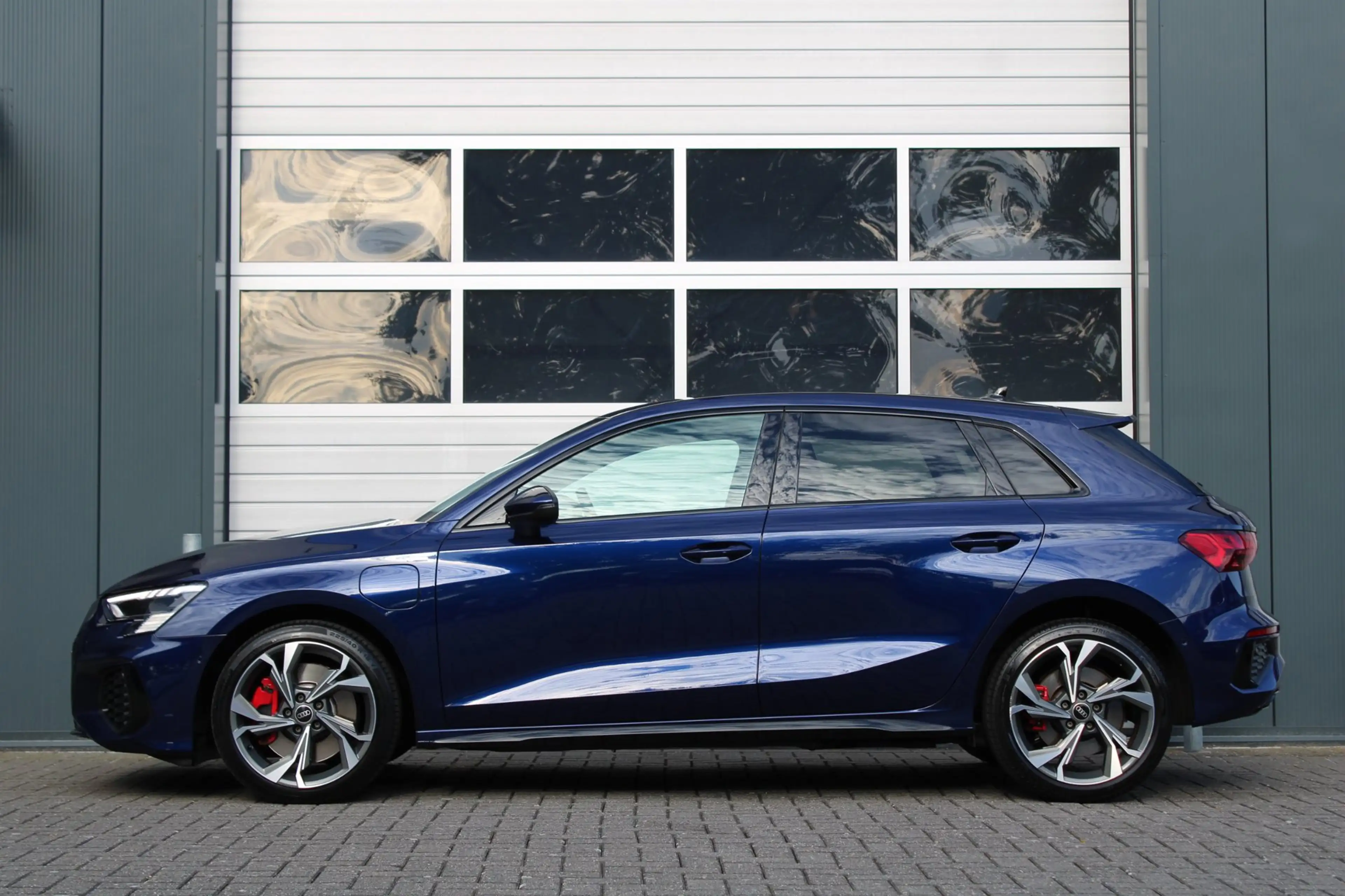 Audi A3 Sportback 45 TFSI e S edition Competition S-Line A — photo 3