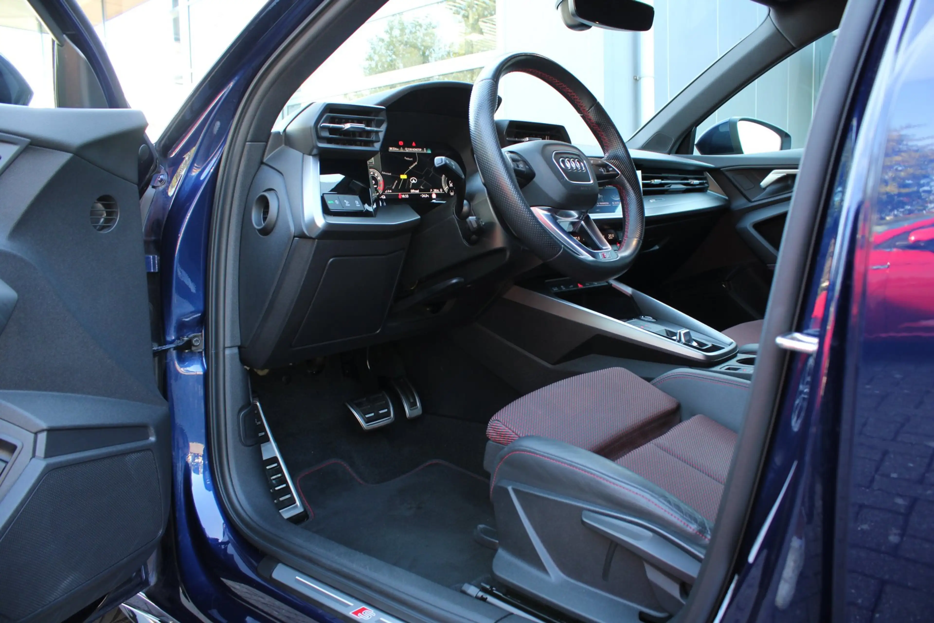 Audi A3 Sportback 45 TFSI e S edition Competition S-Line A — photo 5
