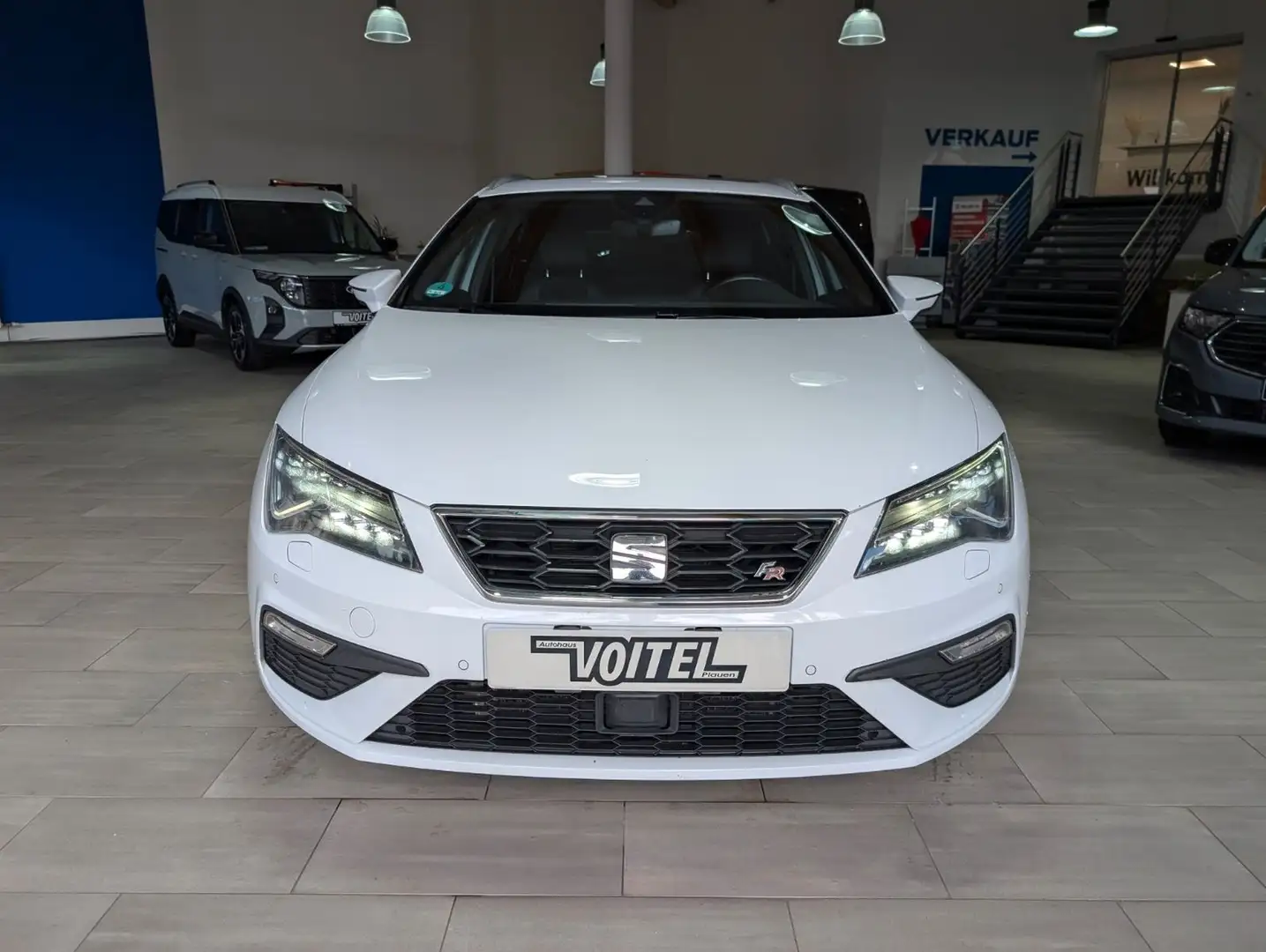 SEAT Leon ST FR Weiß - 2