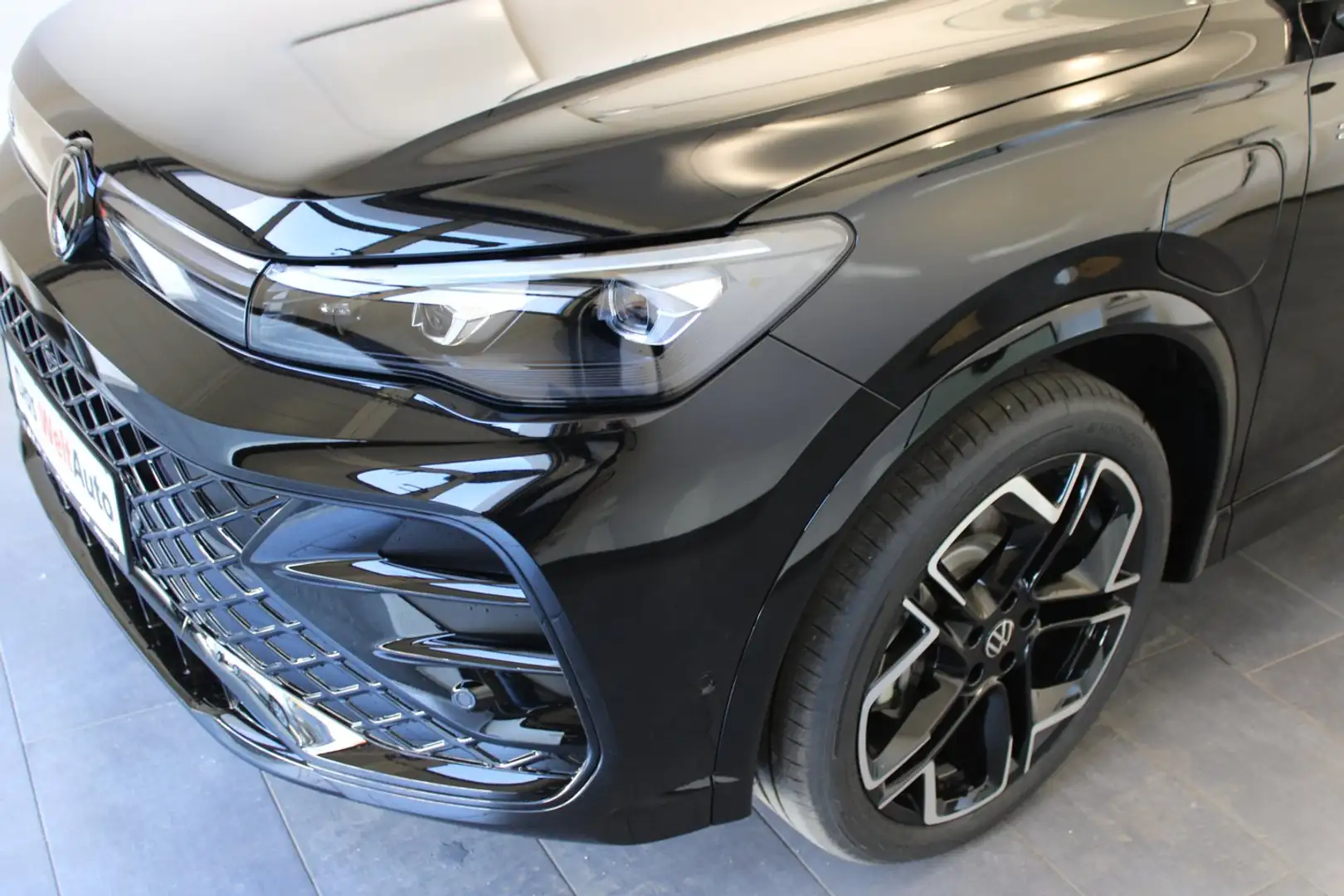 Volkswagen Tiguan Sport eHybrid DSG 150 kW Schwarz - 2