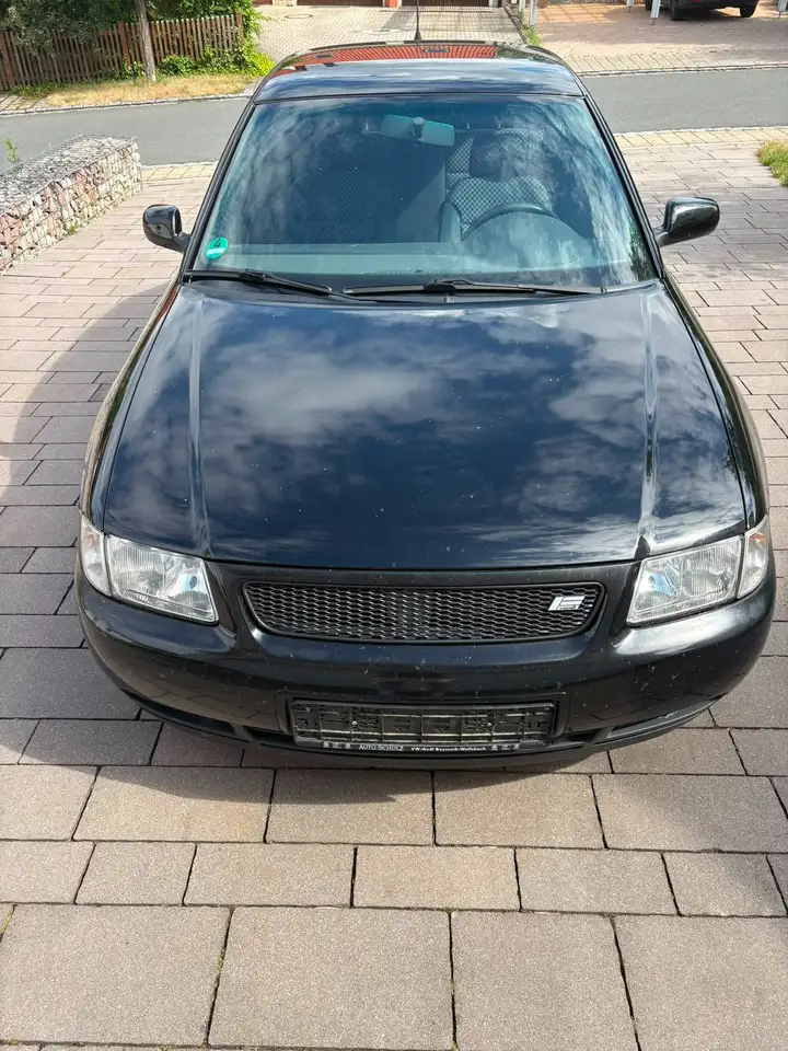 Audi A3 1.8 Attraction, foto 1