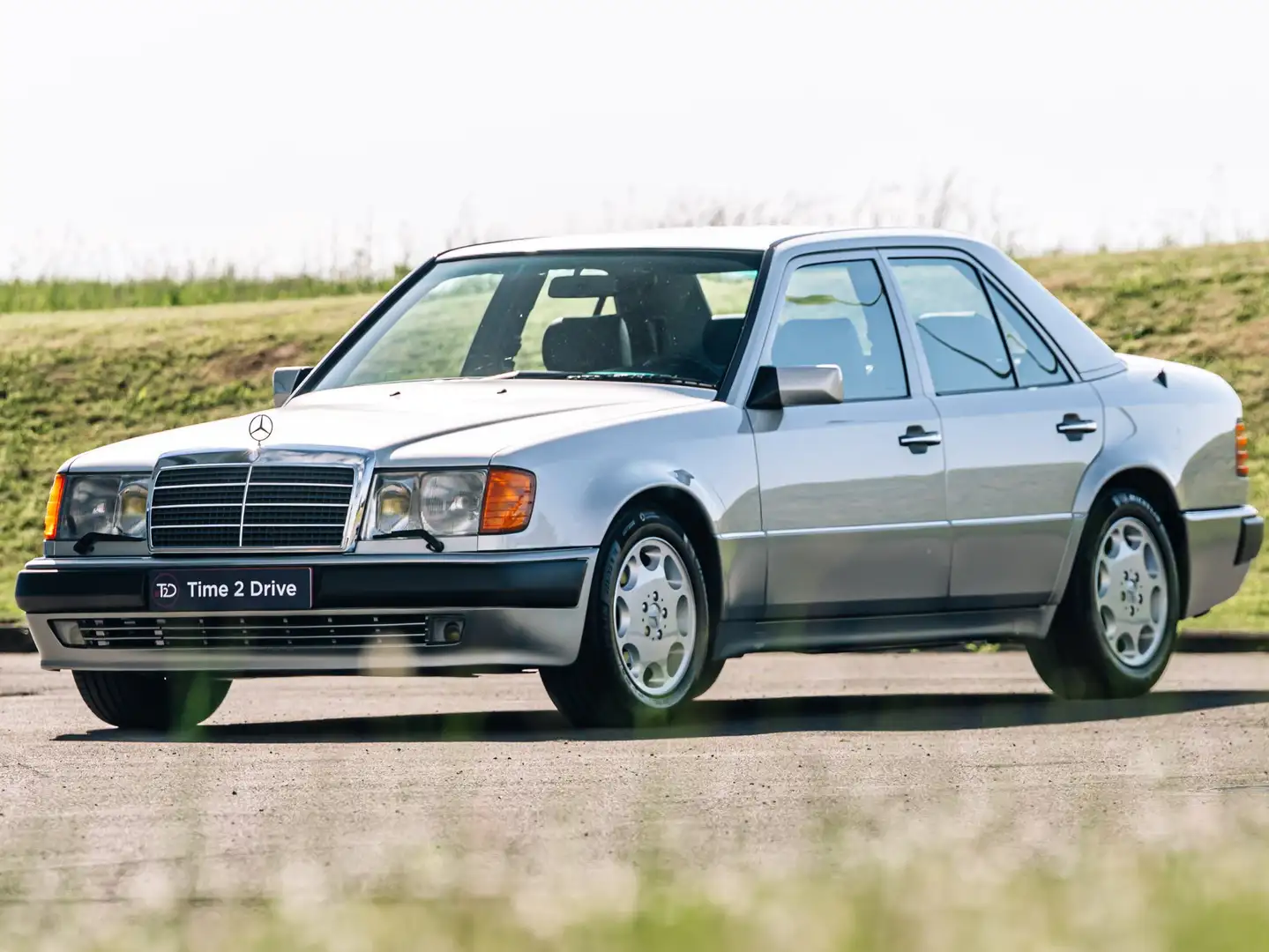 Mercedes-Benz E 500 European version - Immaculate condition Zilver - 1