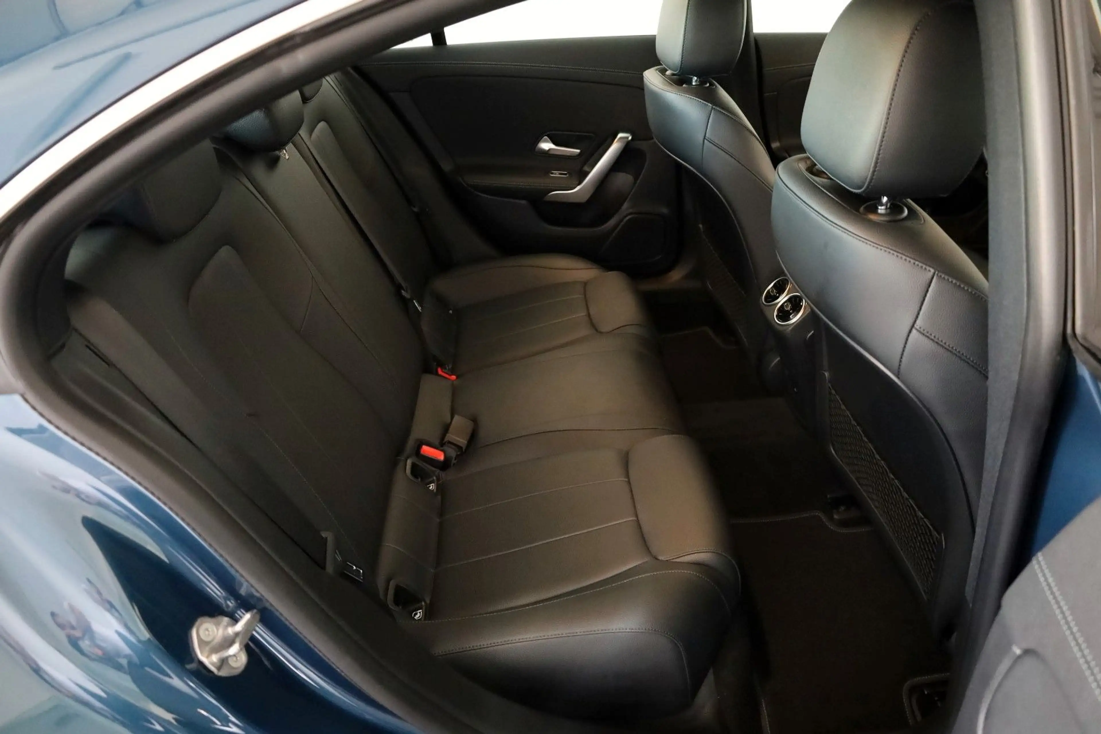Mercedes-Benz CLA 250 e Coupé Leder,Navi,LED,Kamera,Park Paket — photo 6