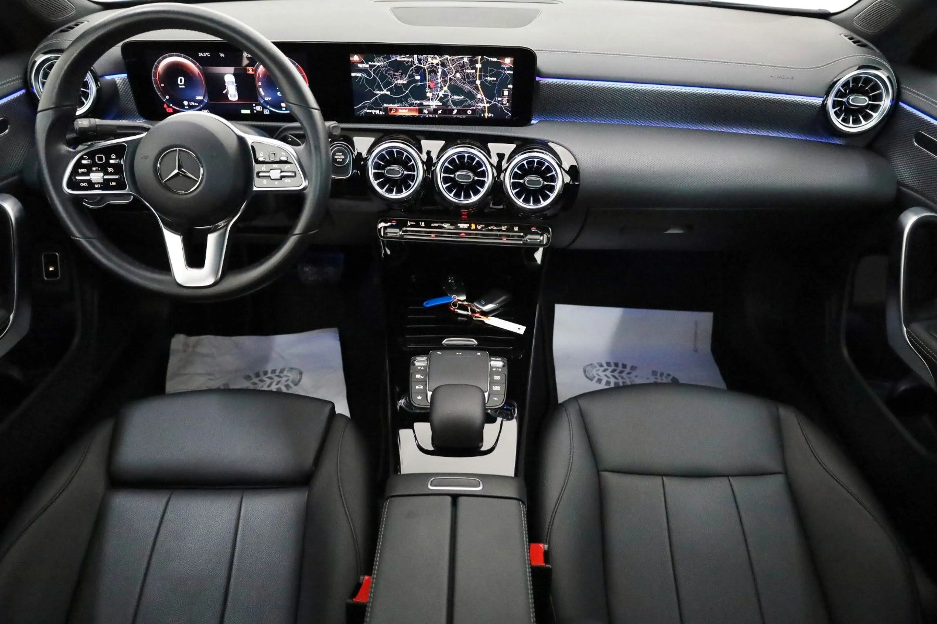Mercedes-Benz CLA 250 e Coupé Leder,Navi,LED,Kamera,Park Paket — photo 4
